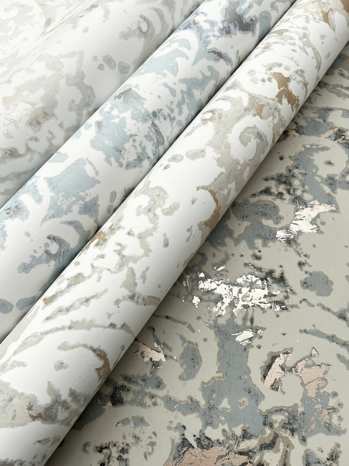 Velvet Crush Damask Soft Neutral & Pearl by Candice Olson Non Woven Wallpaper – York Designer Series DF3333