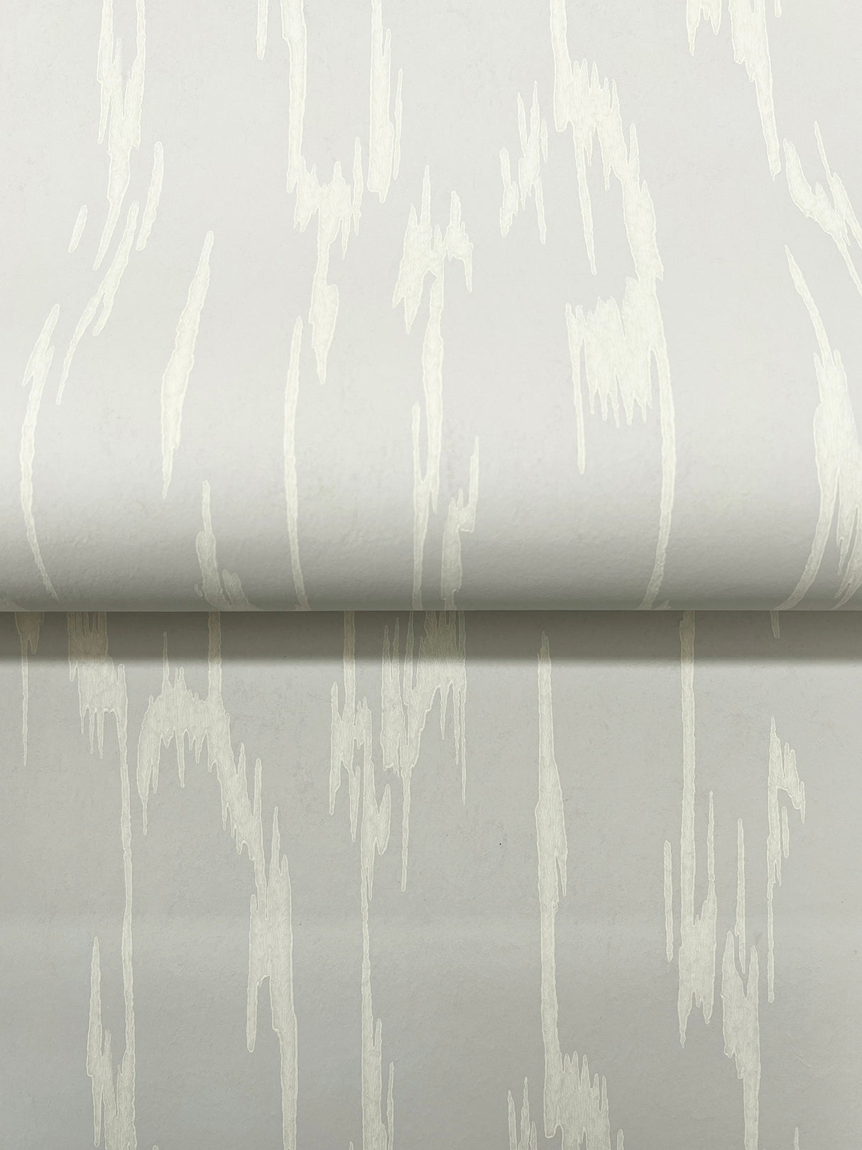 Flowing Light Grey by Candice Olson Textured Abstract Non Woven Wallpaper – York Designer Series DF3361
