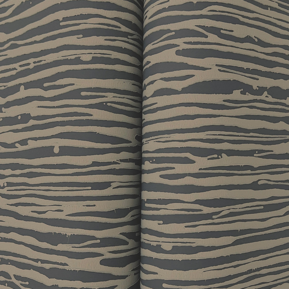 Horizons Charcoal by Candice Olson Textured Non Woven Wallpaper – York Designer Series DF3384
