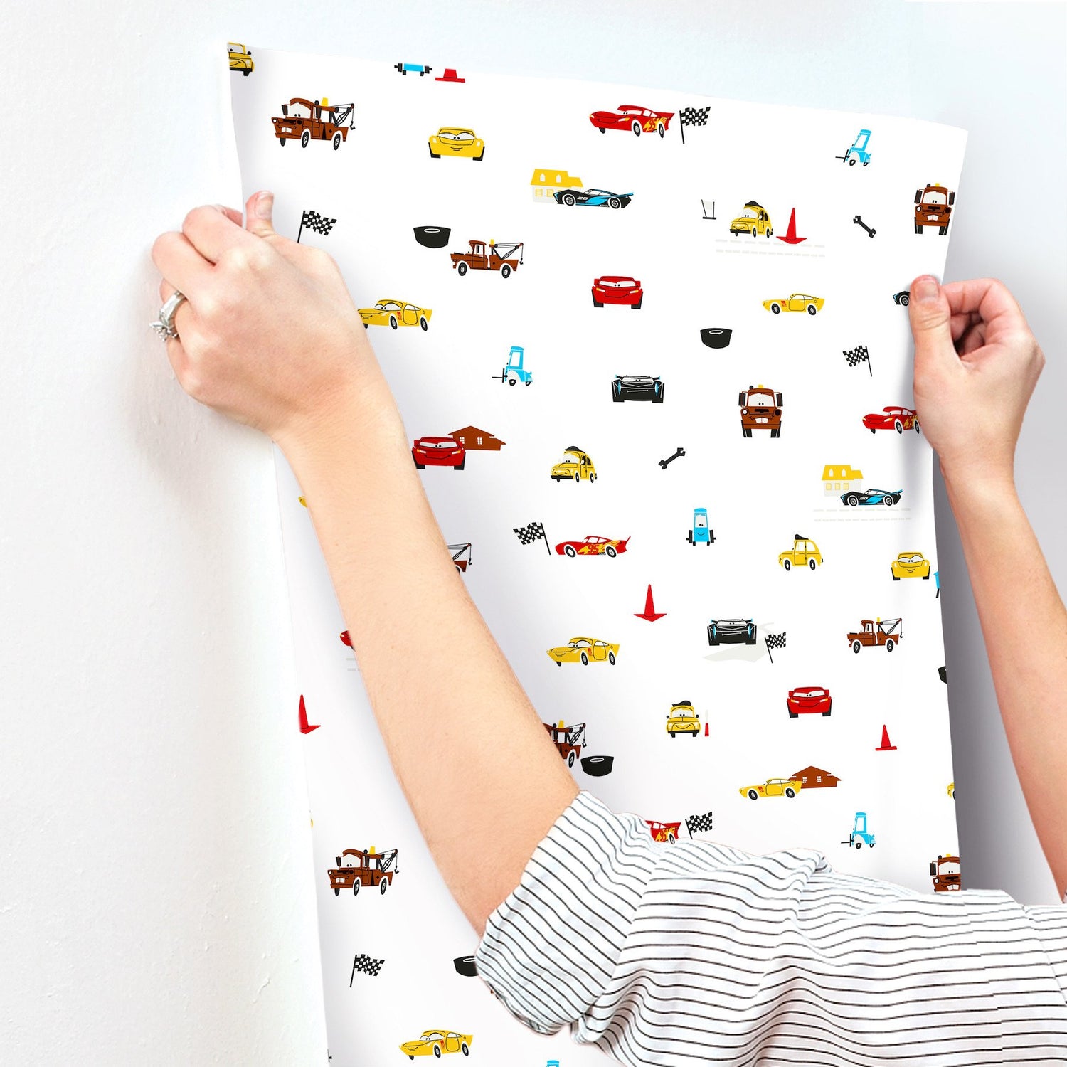 Disney & Pixar Cars Racing Spot White Wallpaper with Racing Motif - York DI0921