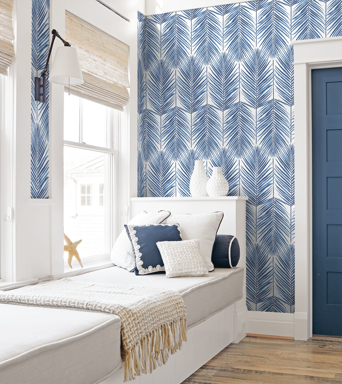 Marina Palm Coastal Blue by Etten Studios Online Palm Frond Wallpaper – Etten Studios ET10722