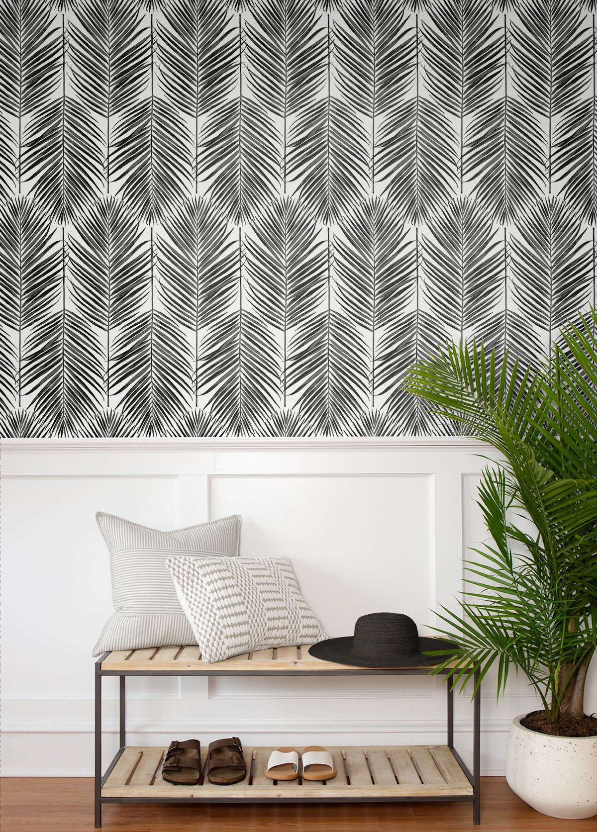 Marina Palm Ebony by Etten Studios Online Palm Frond Wallpaper – Etten Studios ET10735