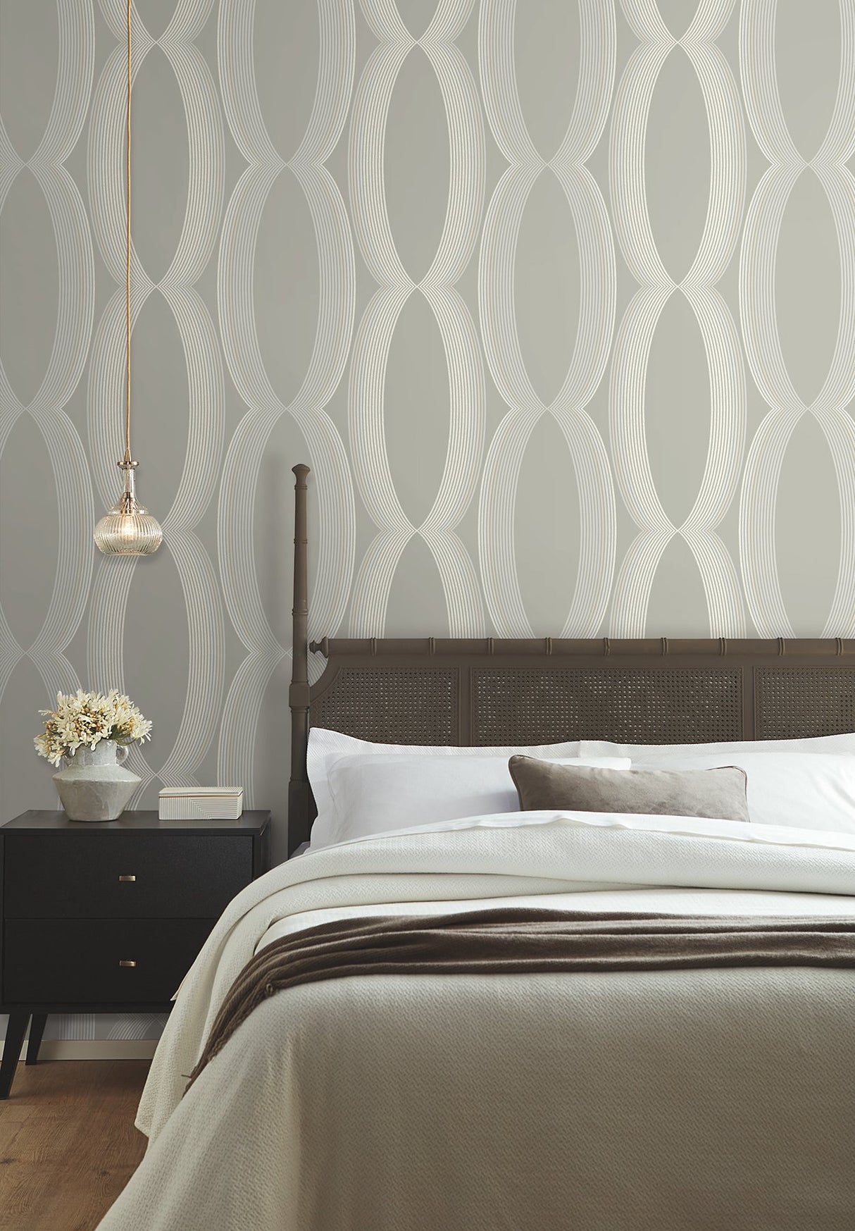 Progression Ogee Light Neutral Wallpaper with Modern Geometric Ogee Pattern - York EV3983