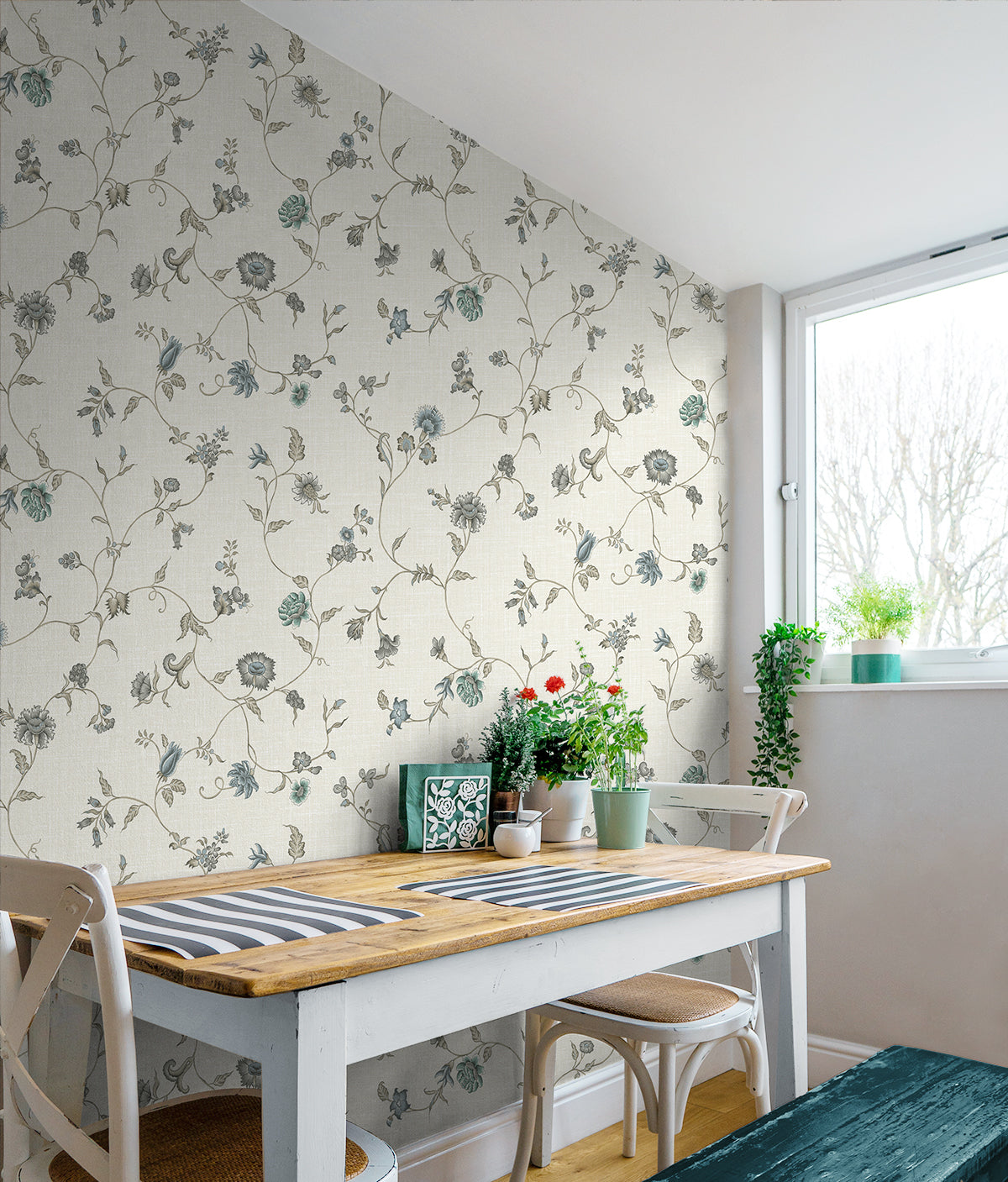 Florale Trail Bisque Bleu & French by French Country Floral Wallpaper – Seabrook Designs FC61008