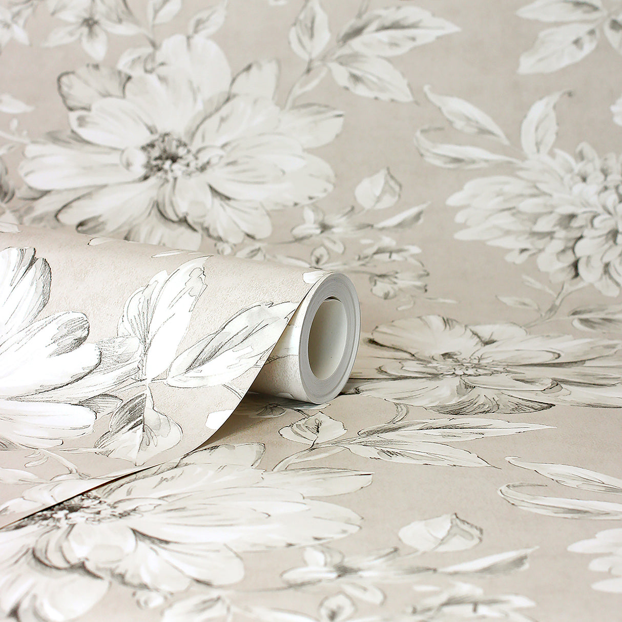 Gabriela Champagne by Fine Decor Floral Wallpaper – Brewster Home Fashions FD43429