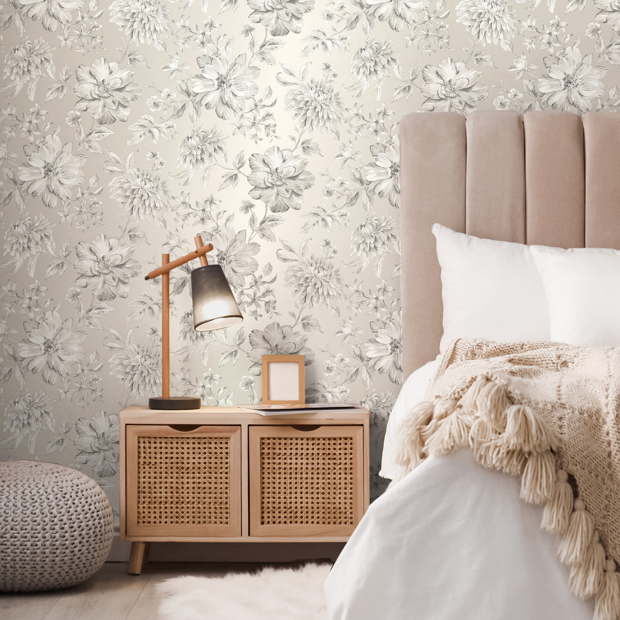 Gabriela Champagne by Fine Decor Floral Wallpaper – Brewster Home Fashions FD43429
