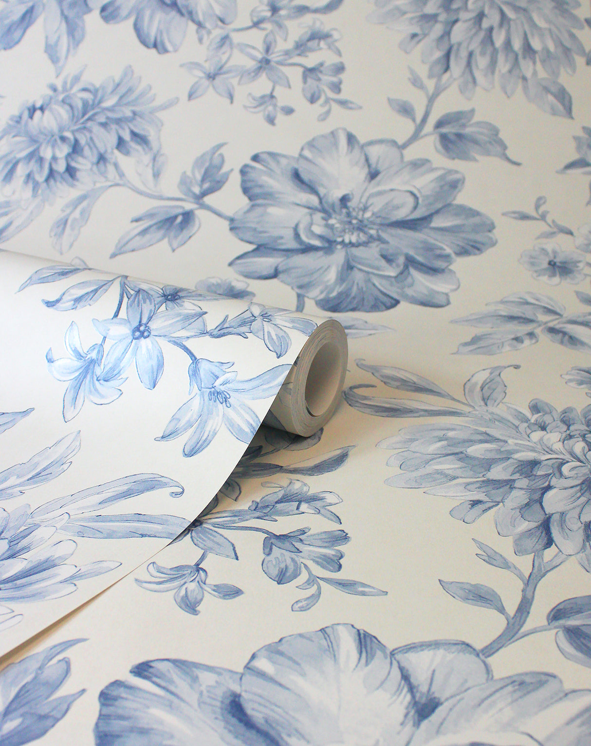 Gabriela Blue by Fine Decor Floral Wallpaper – Brewster Home Fashions FD43610