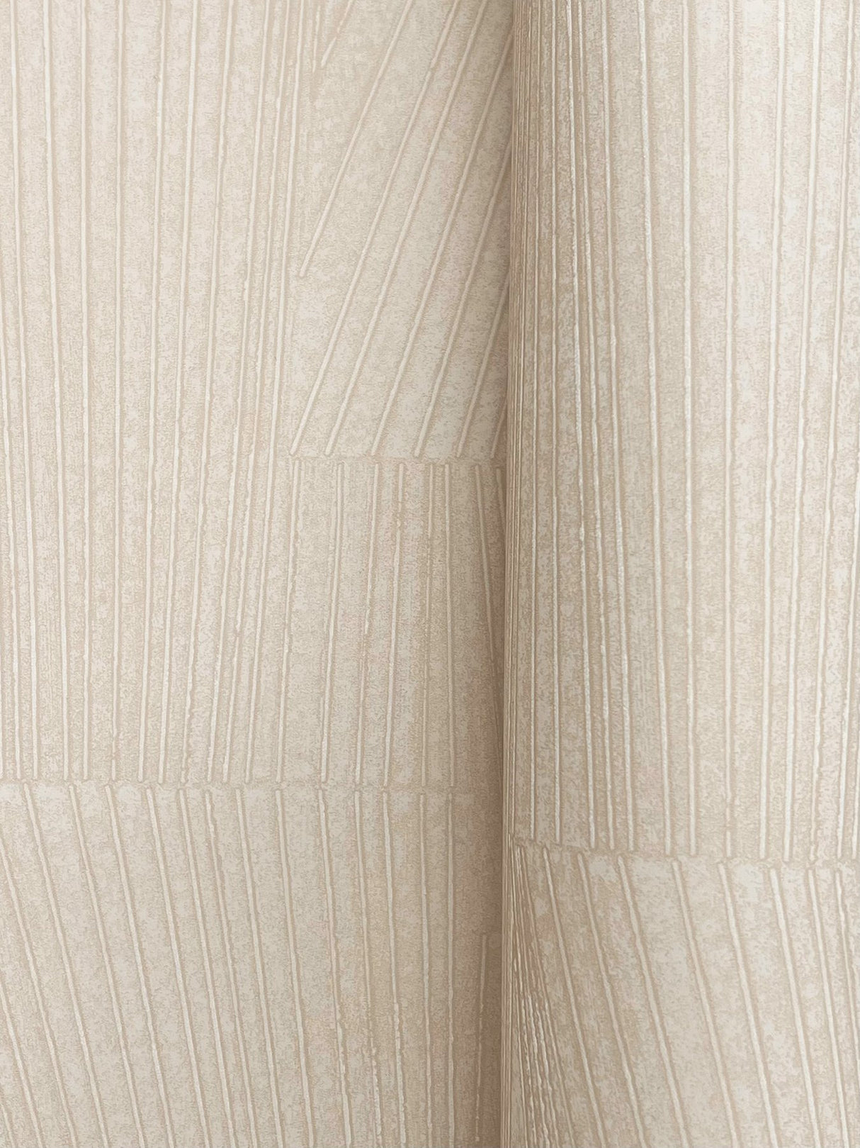 Higher Ground Geo Straw Wallpaper with Modern Geometric Linework - York FM1034