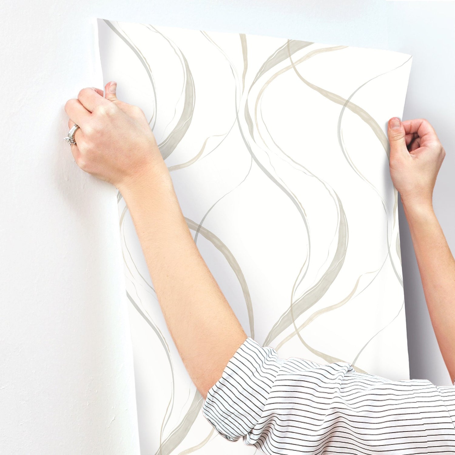 Ink Flow Neutral Wallpaper with Modern Organic Ribbon Pattern - York FM1093
