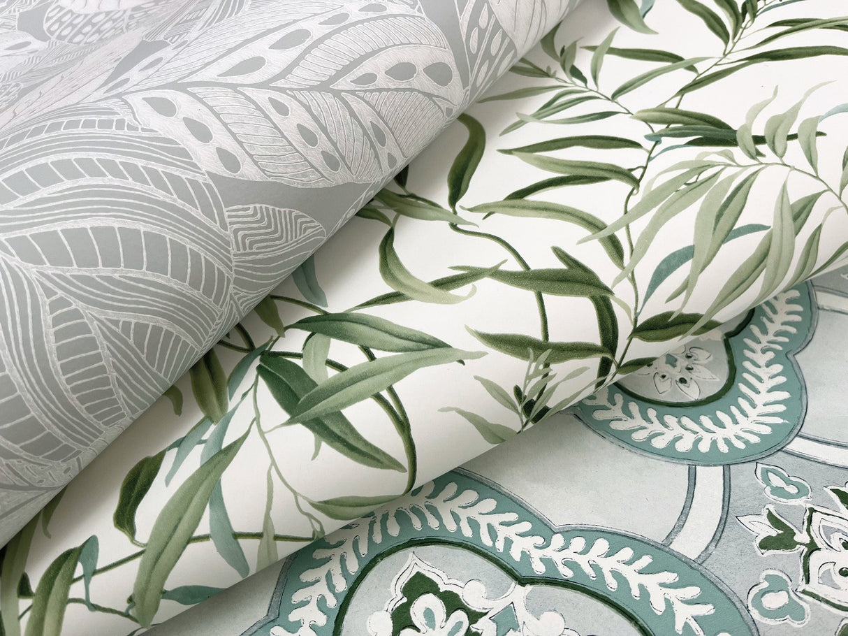 Vinca Grey Botanical Matte Non Woven Wallpaper - York GO8223