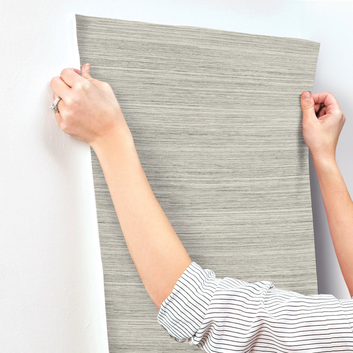 Fountain Grass Onyx Wallpaper with Faux Grasscloth Texture - York GO8304