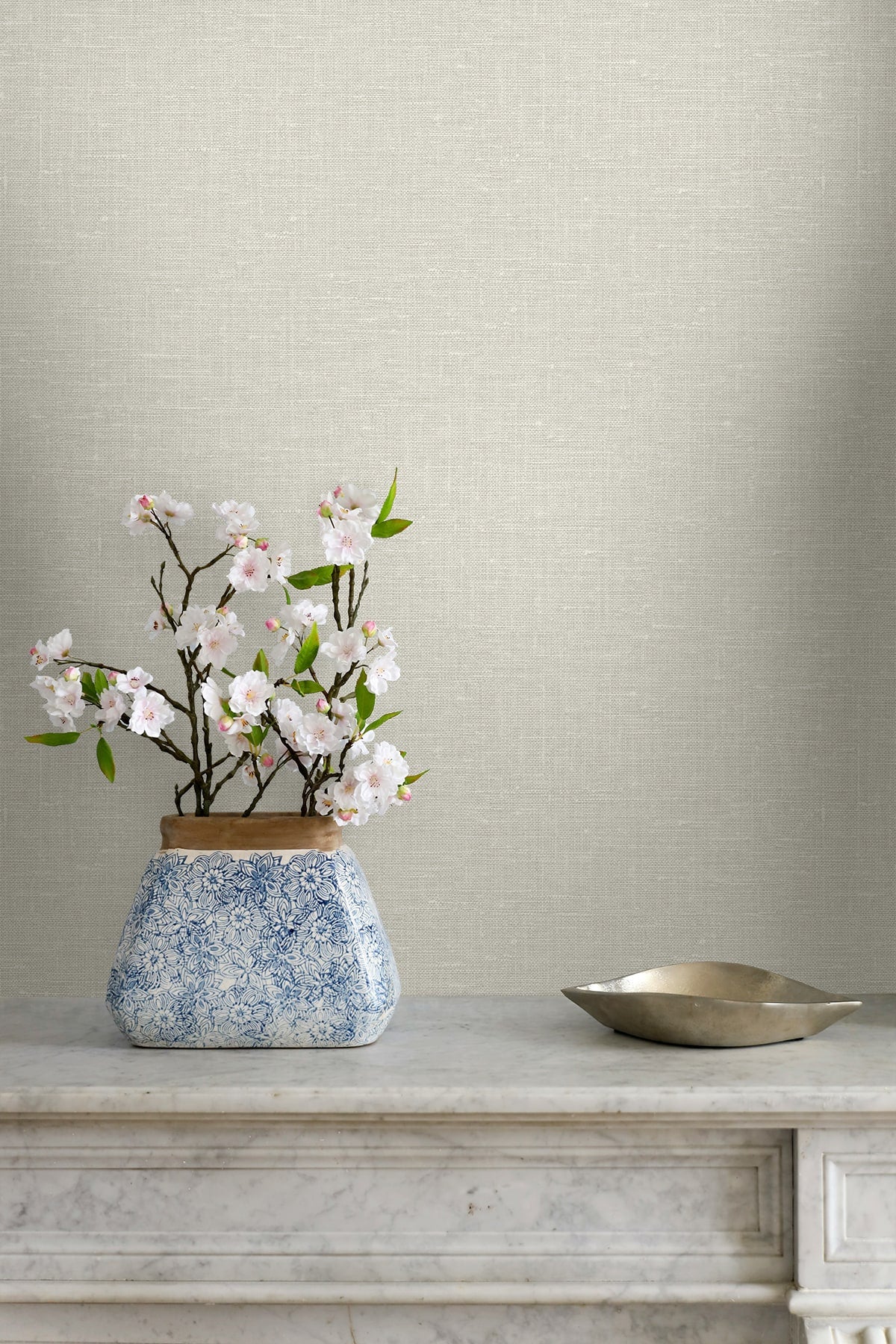 Nomi Bleached Linen by Linen & Silk Textures Faux Linen Texture Vinyl Wallpaper – Seabrook Designs GT30001