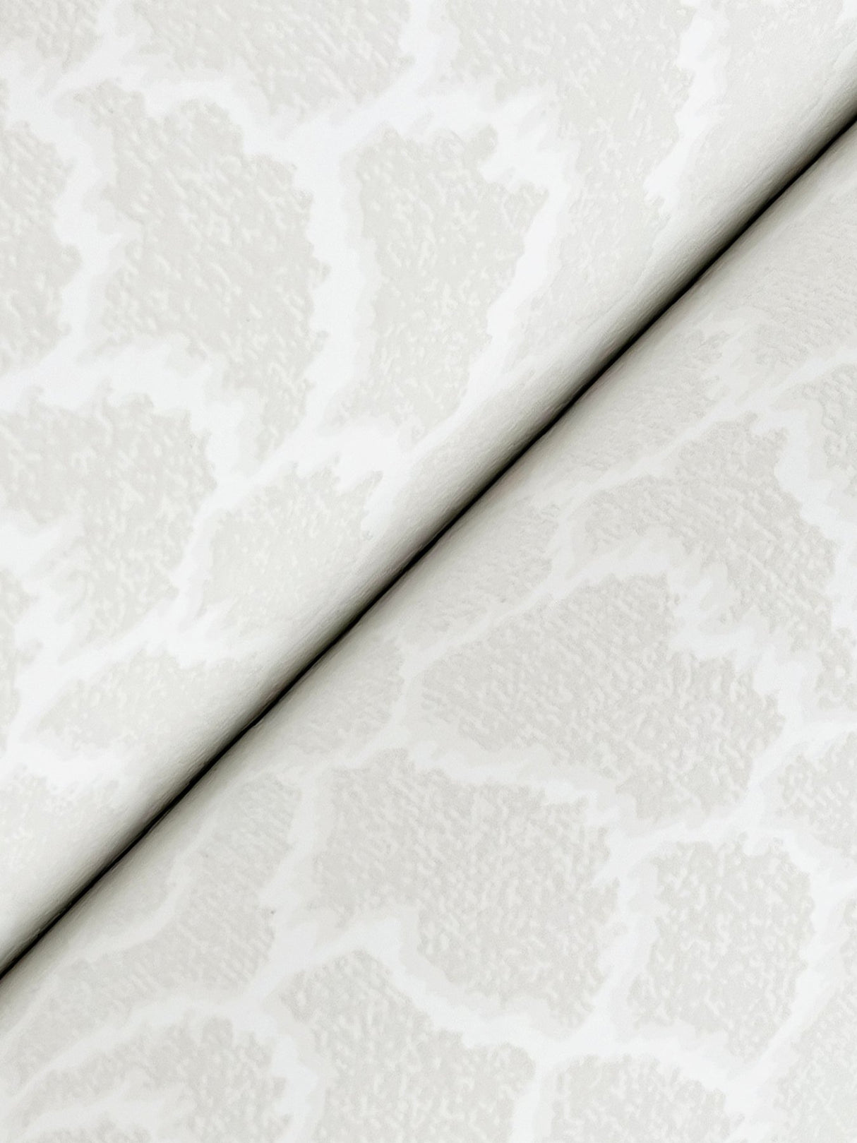 Nadie White Textures Transitional Wallpaper - York GT4576