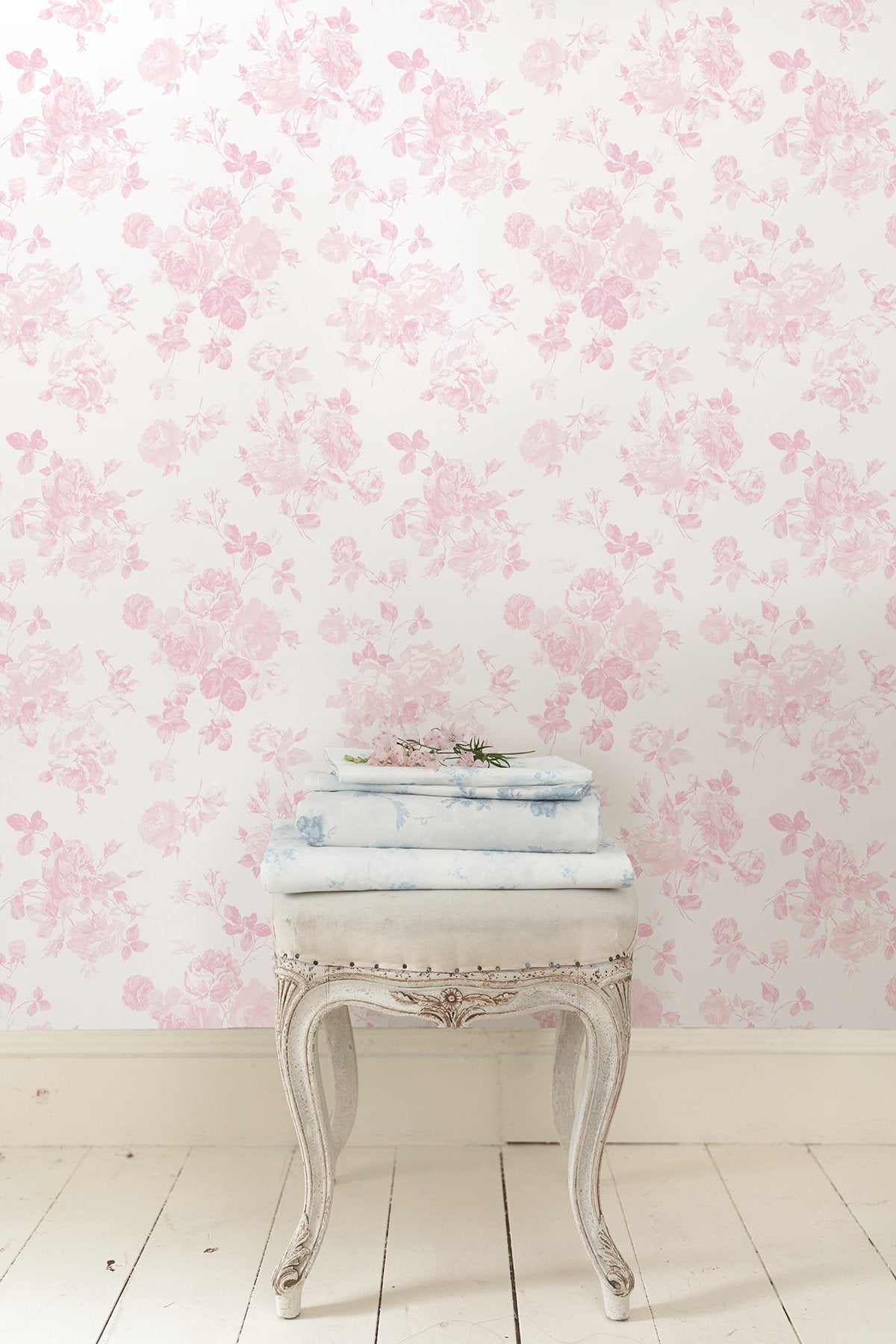 Everblooming Rosettes Faded Primrose Peel & Stick Wallpaper with Whimsical Botanical Floral Pattern - NuWallpaper LFS5016