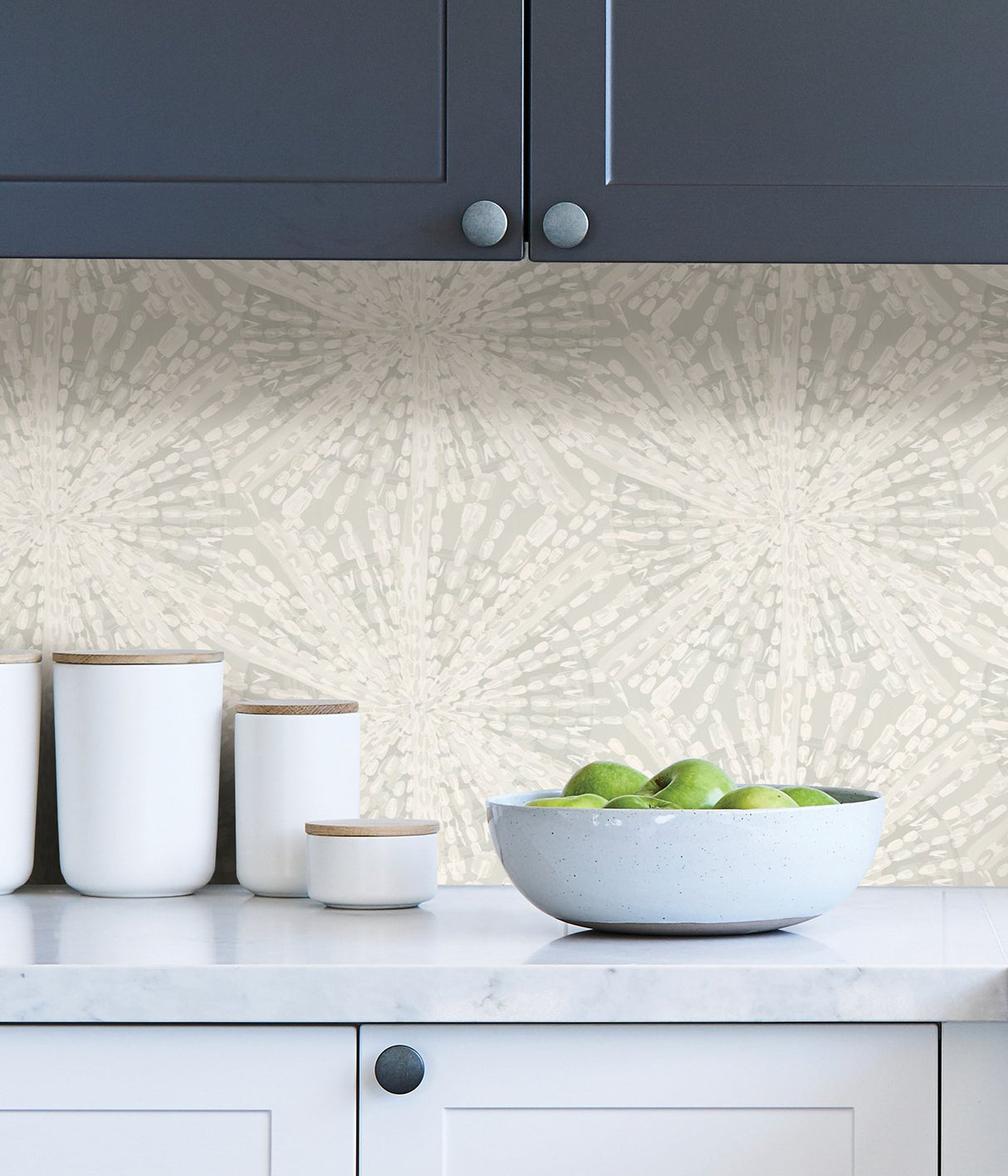 Sunburst Silver Peel & Stick Wallpaper with Metallic Geometric Motif - NuWallpaper LLS4117
