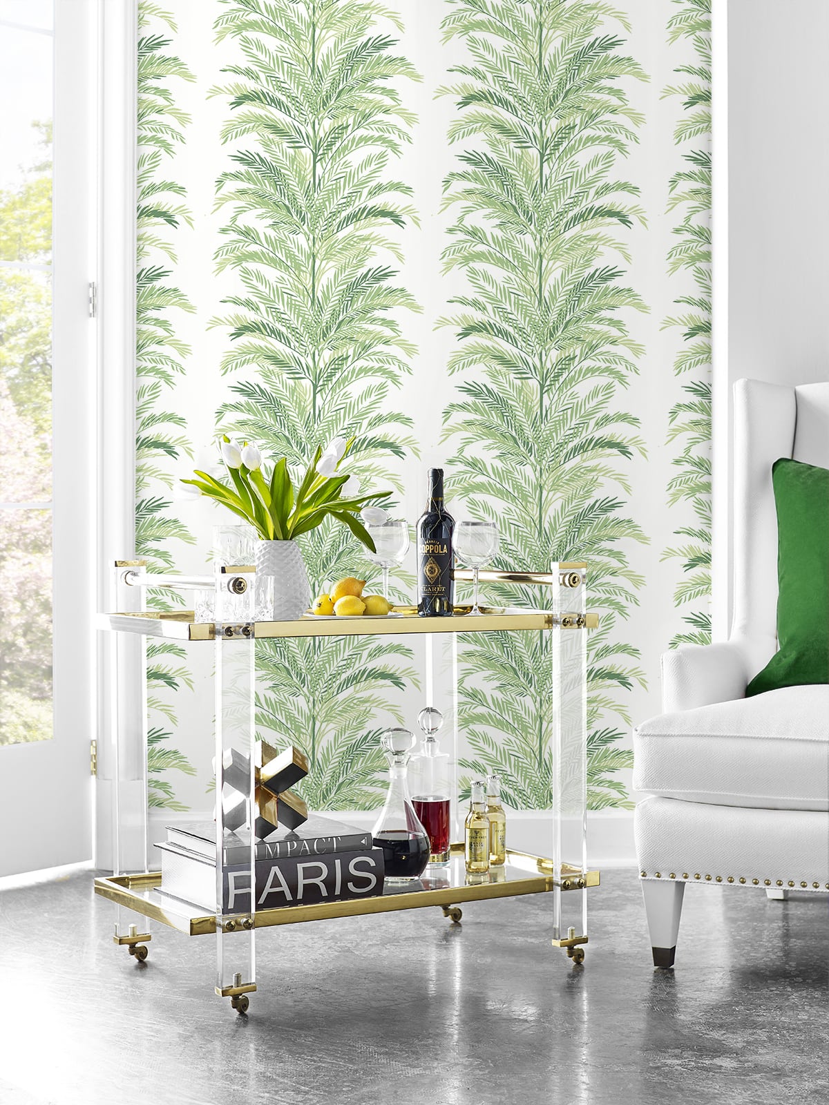 Keana Palm Paradise Green by Lillian August Peel and Stick Botanical Wallpaper – Lillian August LN30104
