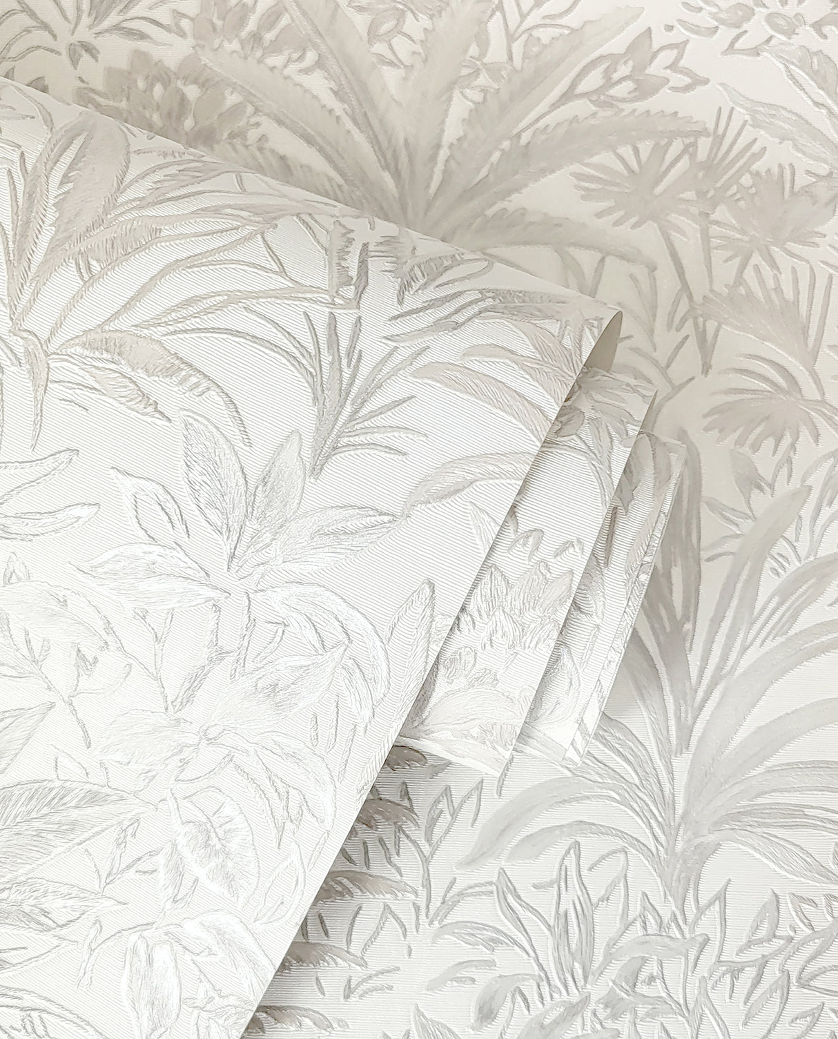 Meilani White & Silver by Fine Decor Palm Landscape Wallpaper – Brewster Home Fashions M95677