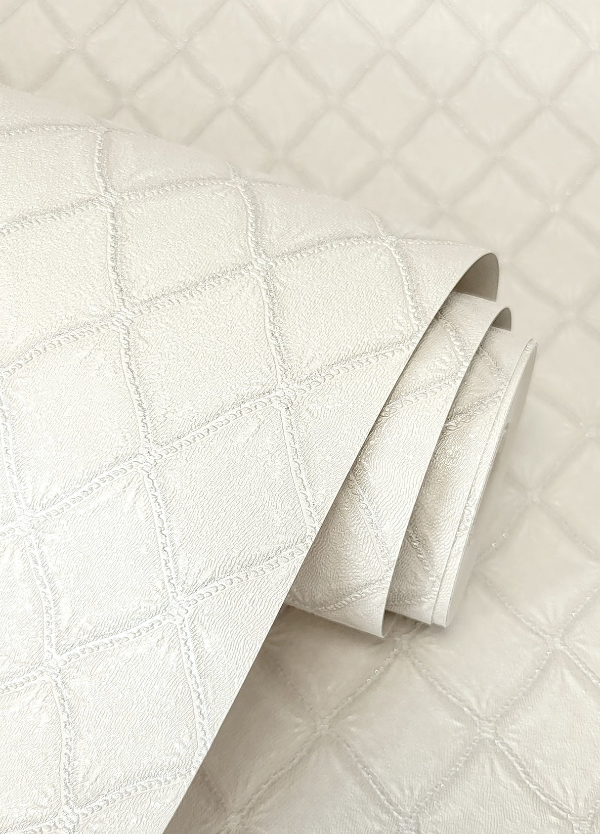 Santina White & Silver by Fine Decor Trellis Wallpaper – Brewster Home Fashions M95680