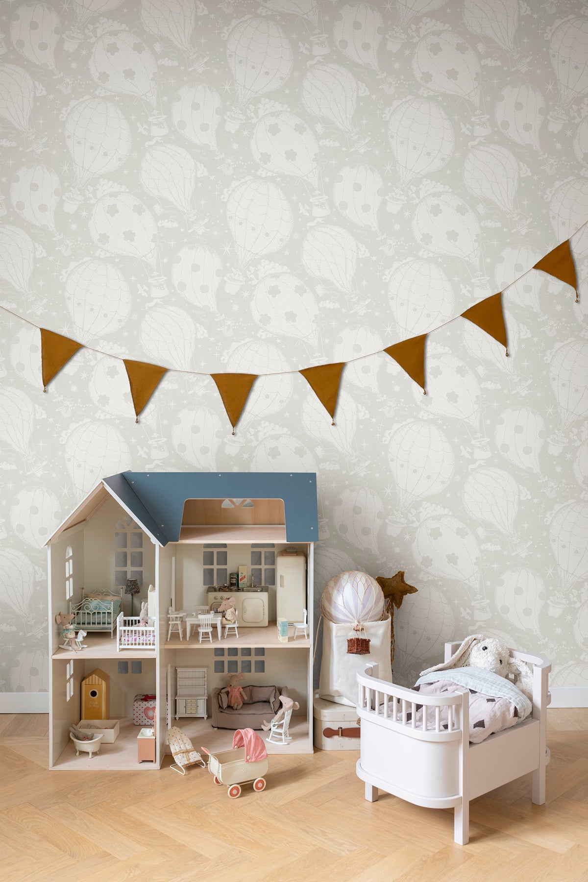 Ballongerna Grey by York Wallcoverings Daydream Collection Lina Schnaufer Whimsical Hot Air Balloon Non Woven Unpasted Wallpaper - MB29001