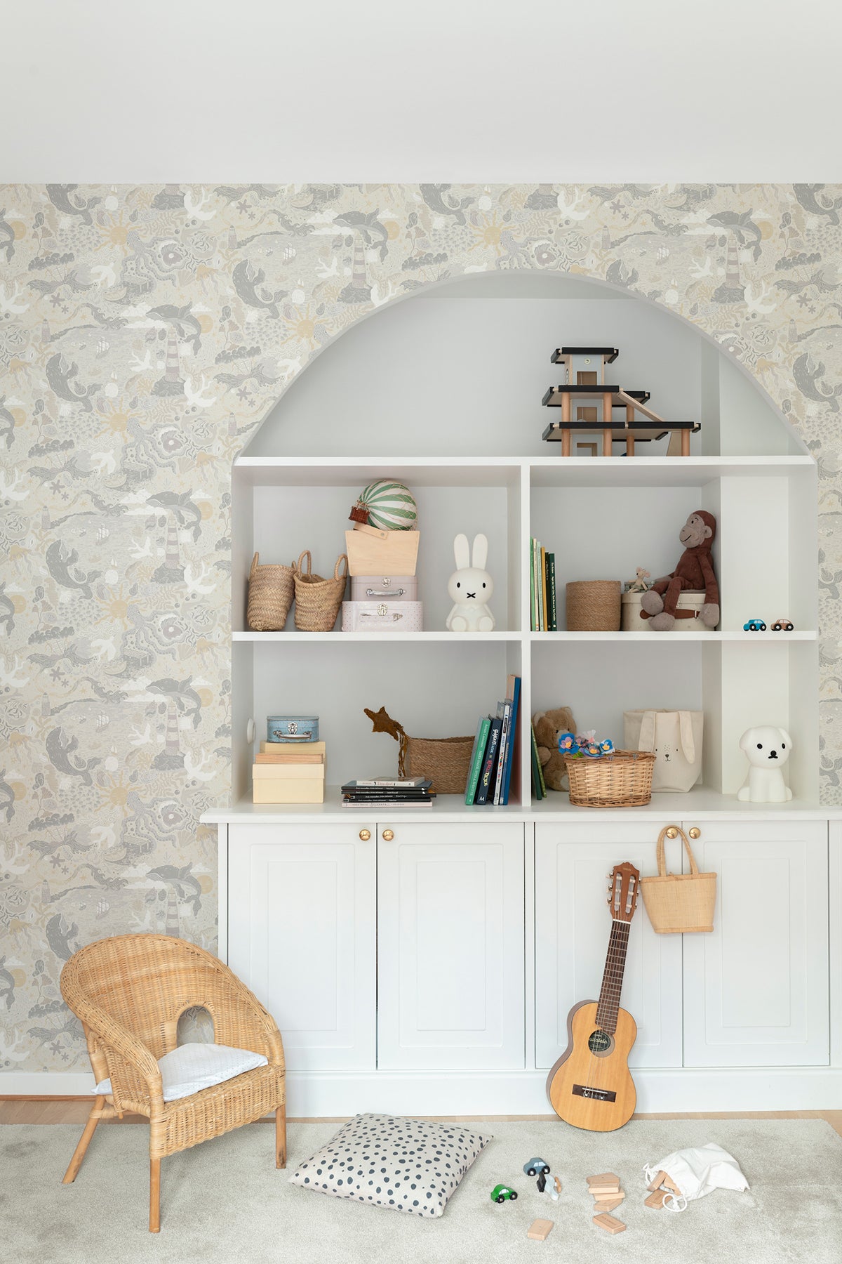 Havet Grey by York Wallcoverings Whimsical Animals & Insects Wallpaper – York Wallcoverings MB29016