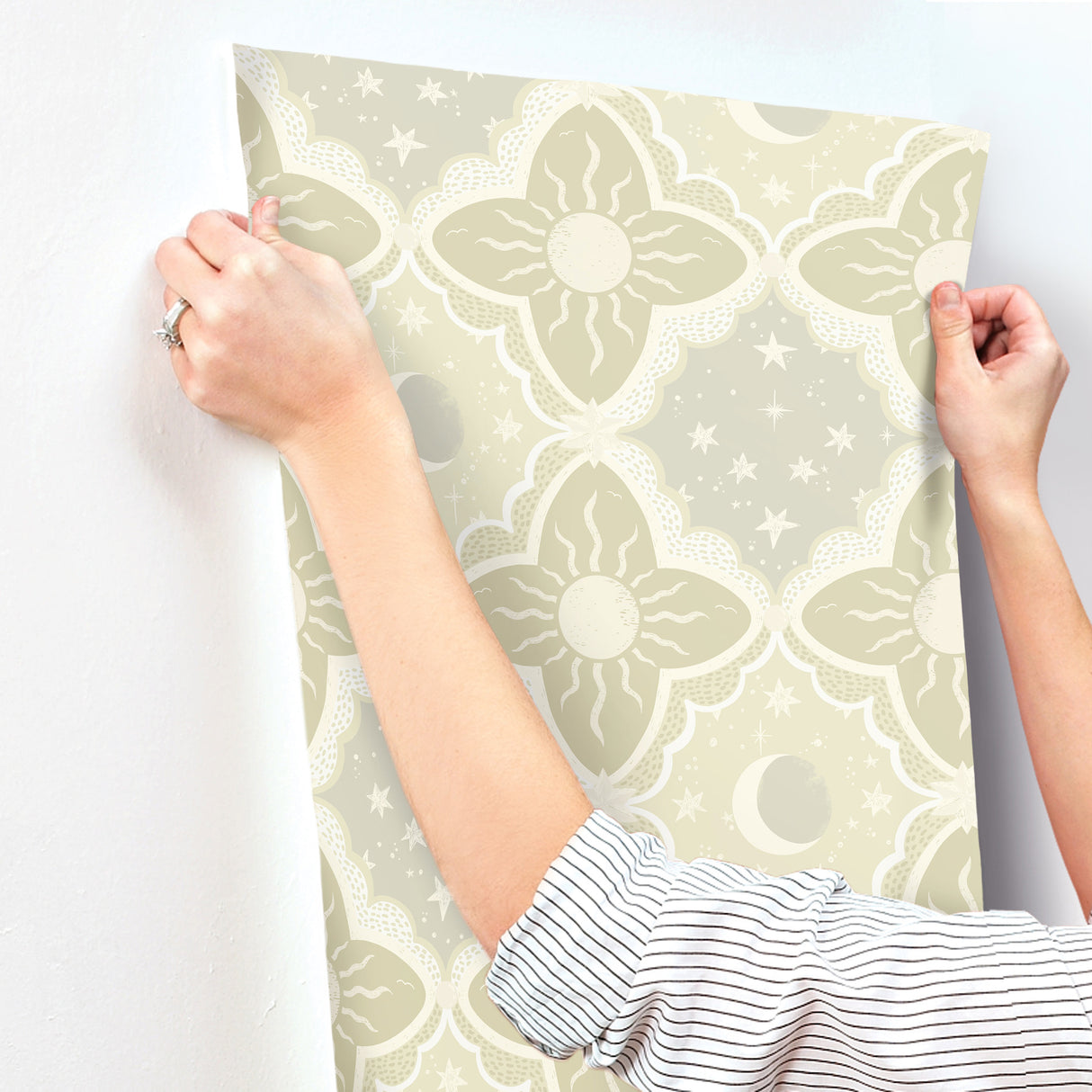 Sol & Mane Green by York Wallcoverings Non Woven Wallpaper – York Wallcoverings MB29033