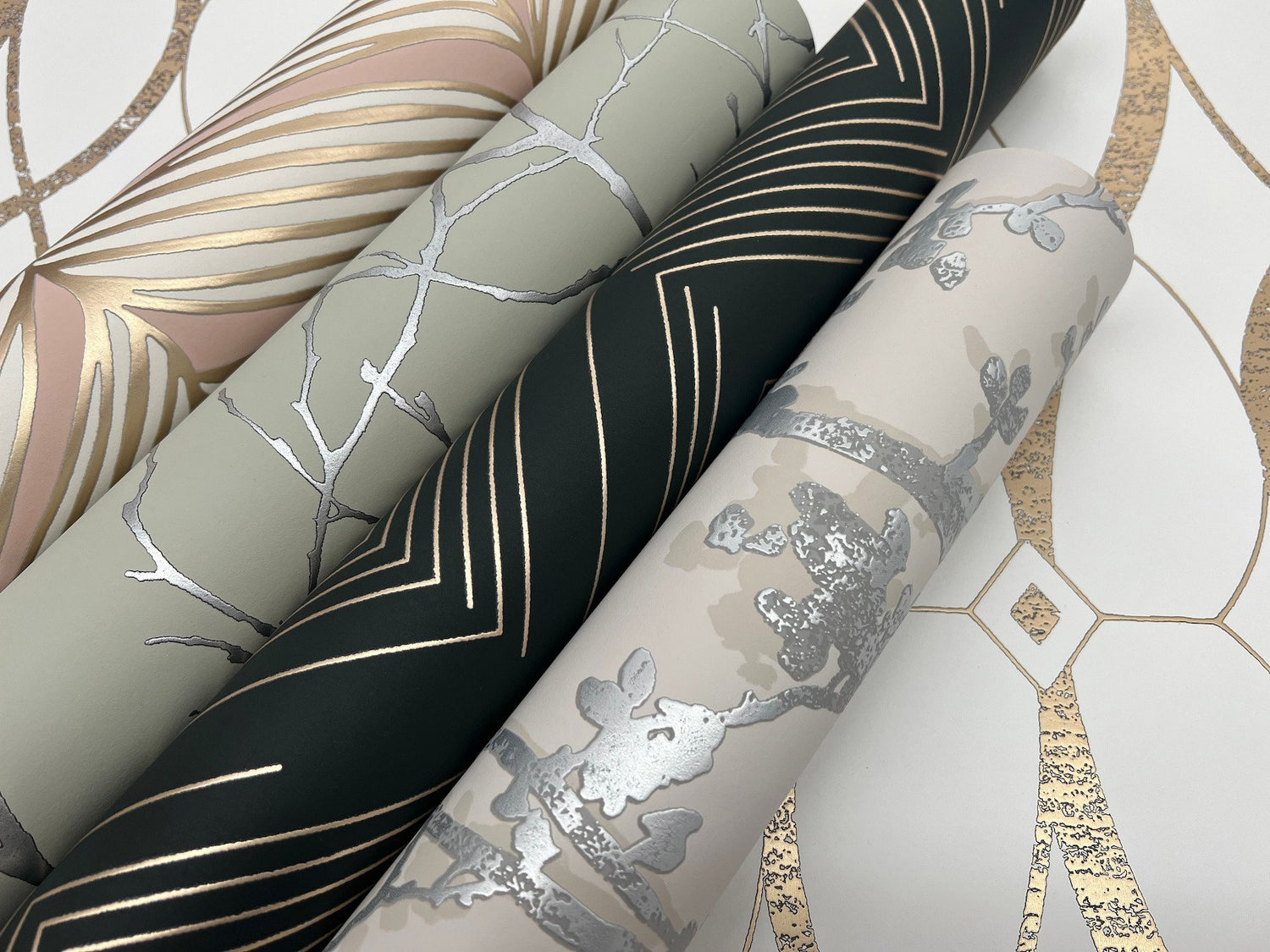 Luminous Leaves Blush & Gold Wallpaper with Metallic Tropical Leaf Motif - York MD7161