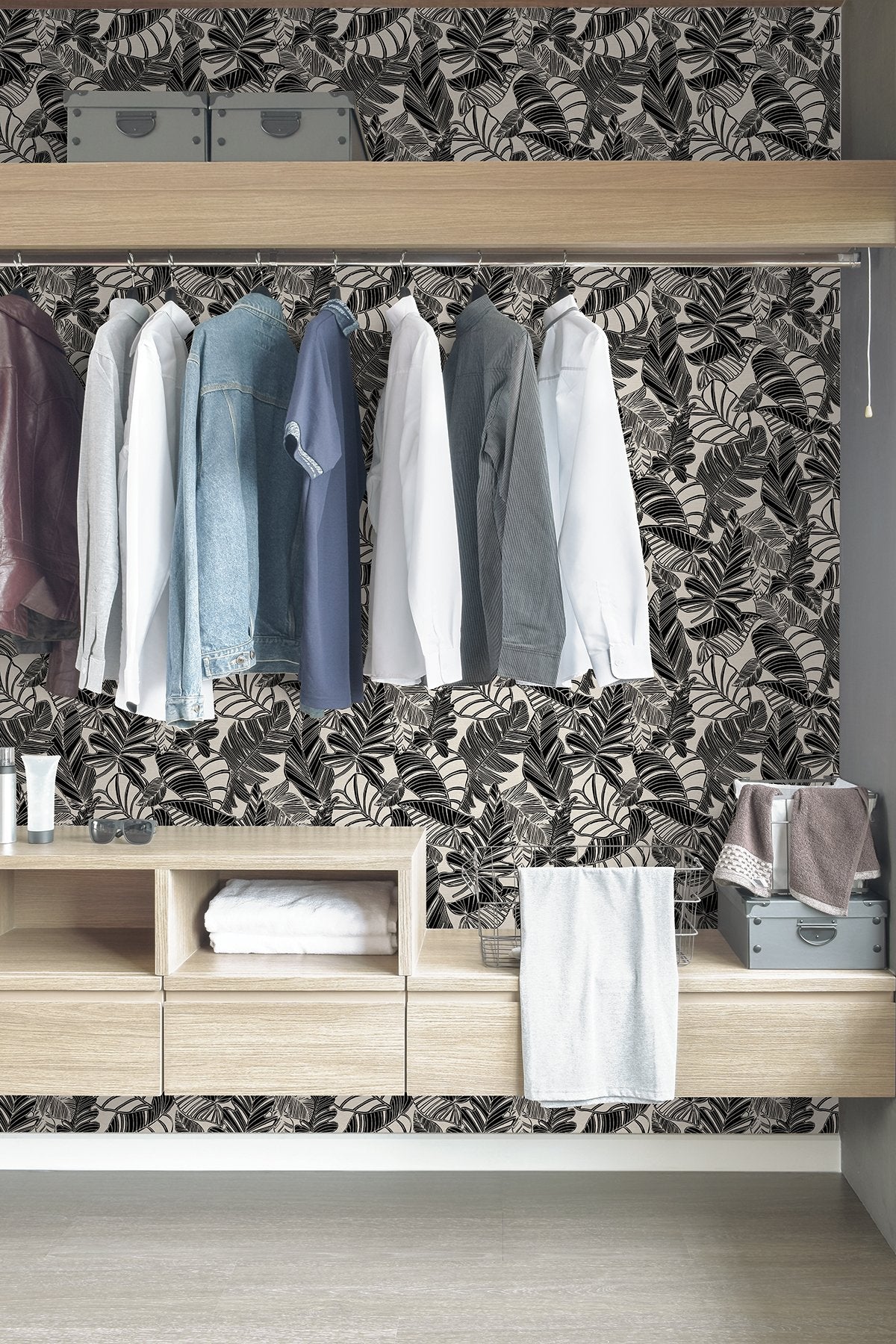 Pindo Wood Cut Palm Black Peel & Stick Wallpaper with Botanical Leaf Pattern, Bohemian Style - MS6136