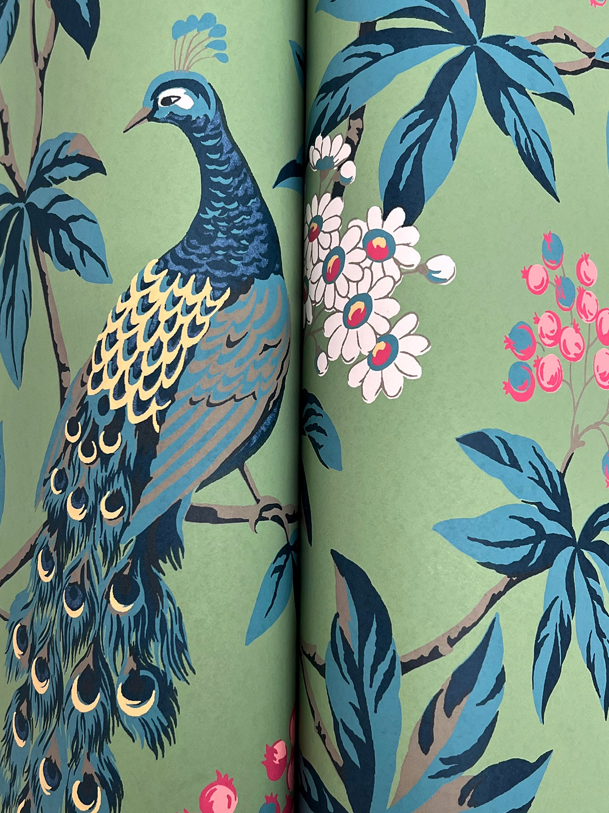 Peacock Estate Green by Ronald Redding Animals & Insects Wallpaper – York Designer Series MX9664