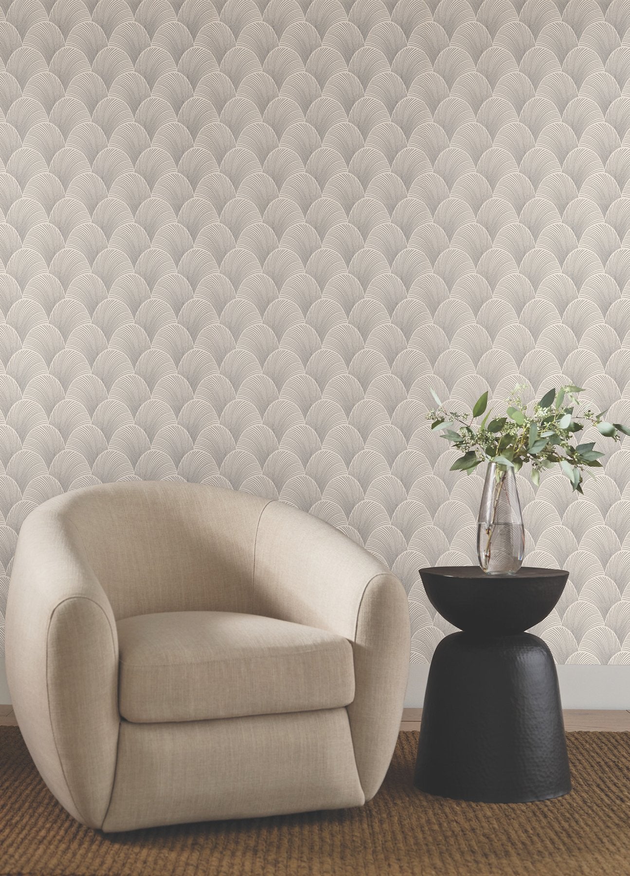 Metallic Cream Scallop Wallpaper with Glam Foil Motif - York NT6104