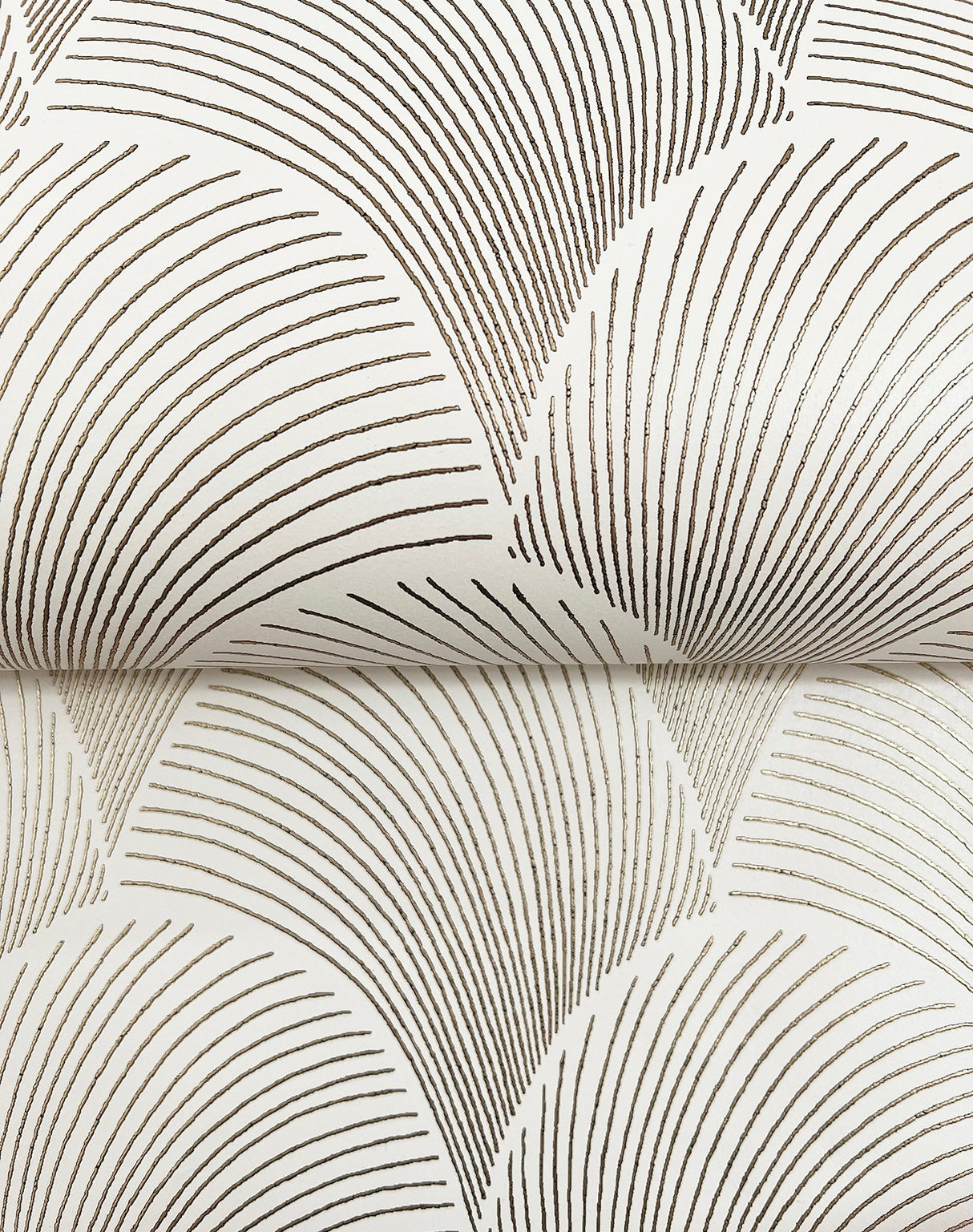 Metallic White Gold Scallop Wallpaper with Glam Foil Pattern - York NT6109