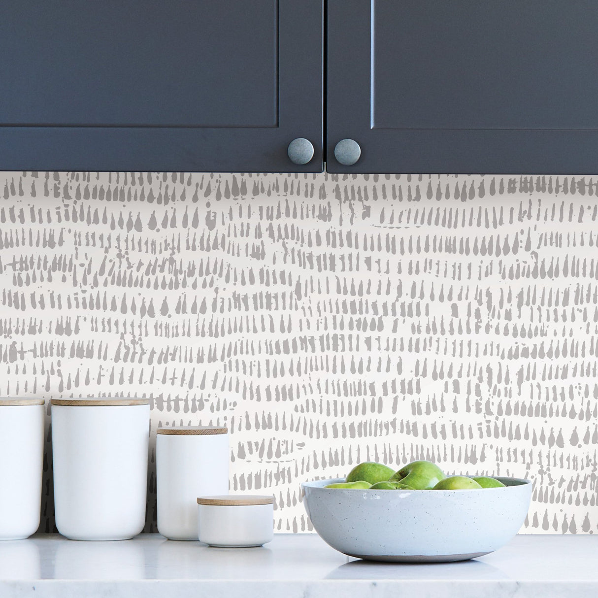 Kylver Grey Peel & Stick Wallpaper with Eclectic Abstract Brushstroke Pattern - NuWallpaper NU3387