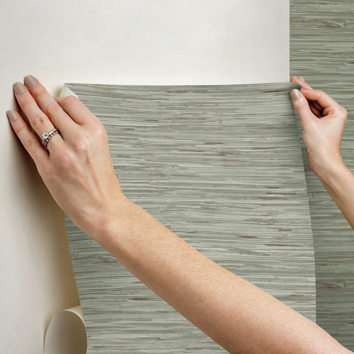 Grassweave Green Faux Grasscloth Peel & Stick Wallpaper with Raised Ink Texture - NuWallpaper NUS4993