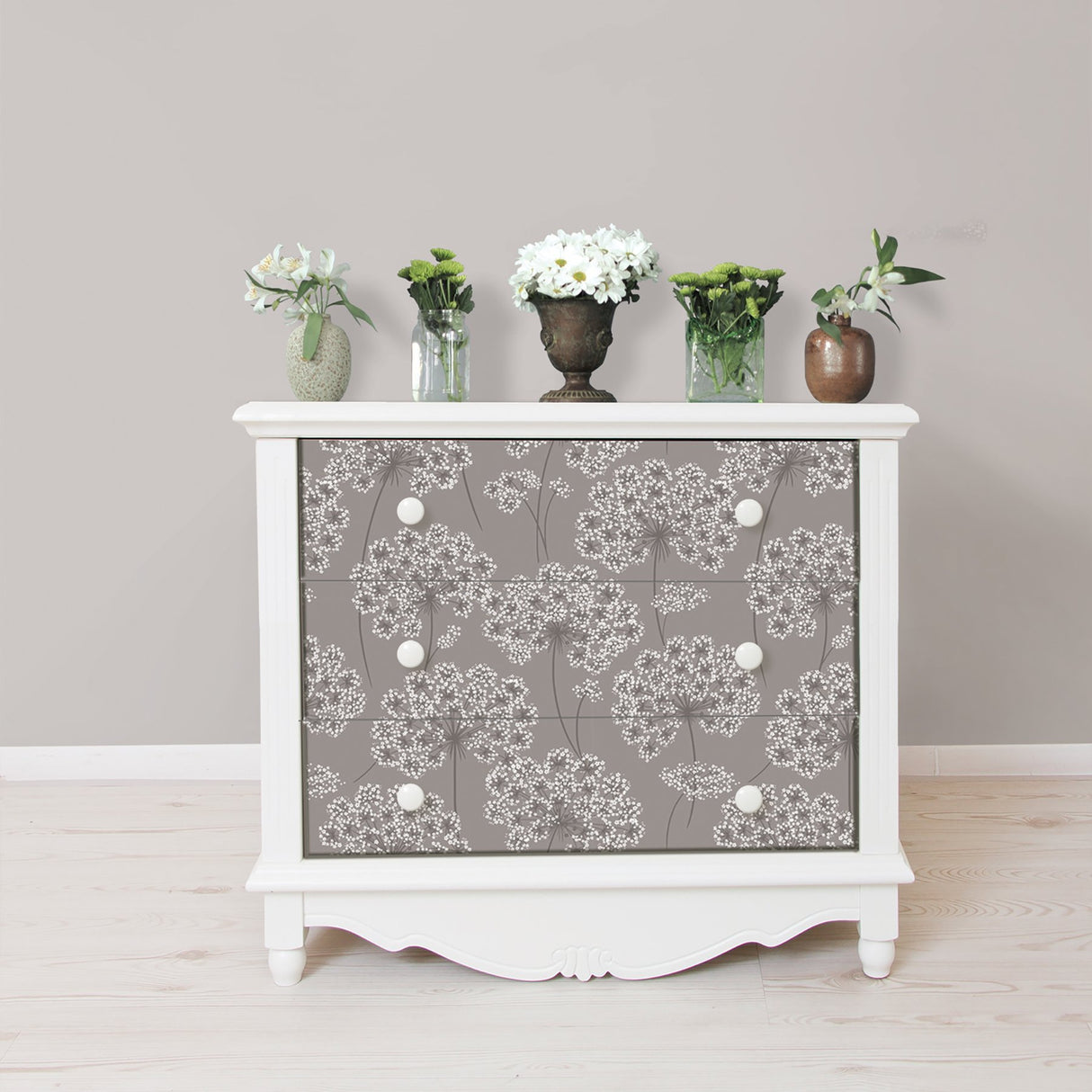 Angelica Grey Peel & Stick Wallpaper with Floral Queen Annes Lace Motif - NuWallpaper NUW1693