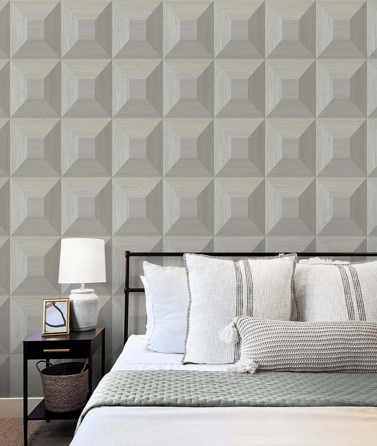 Quadrant Geo Daydream Grey by NextWall Peel & Stick Geometric Wallpaper – NextWall NW50308
