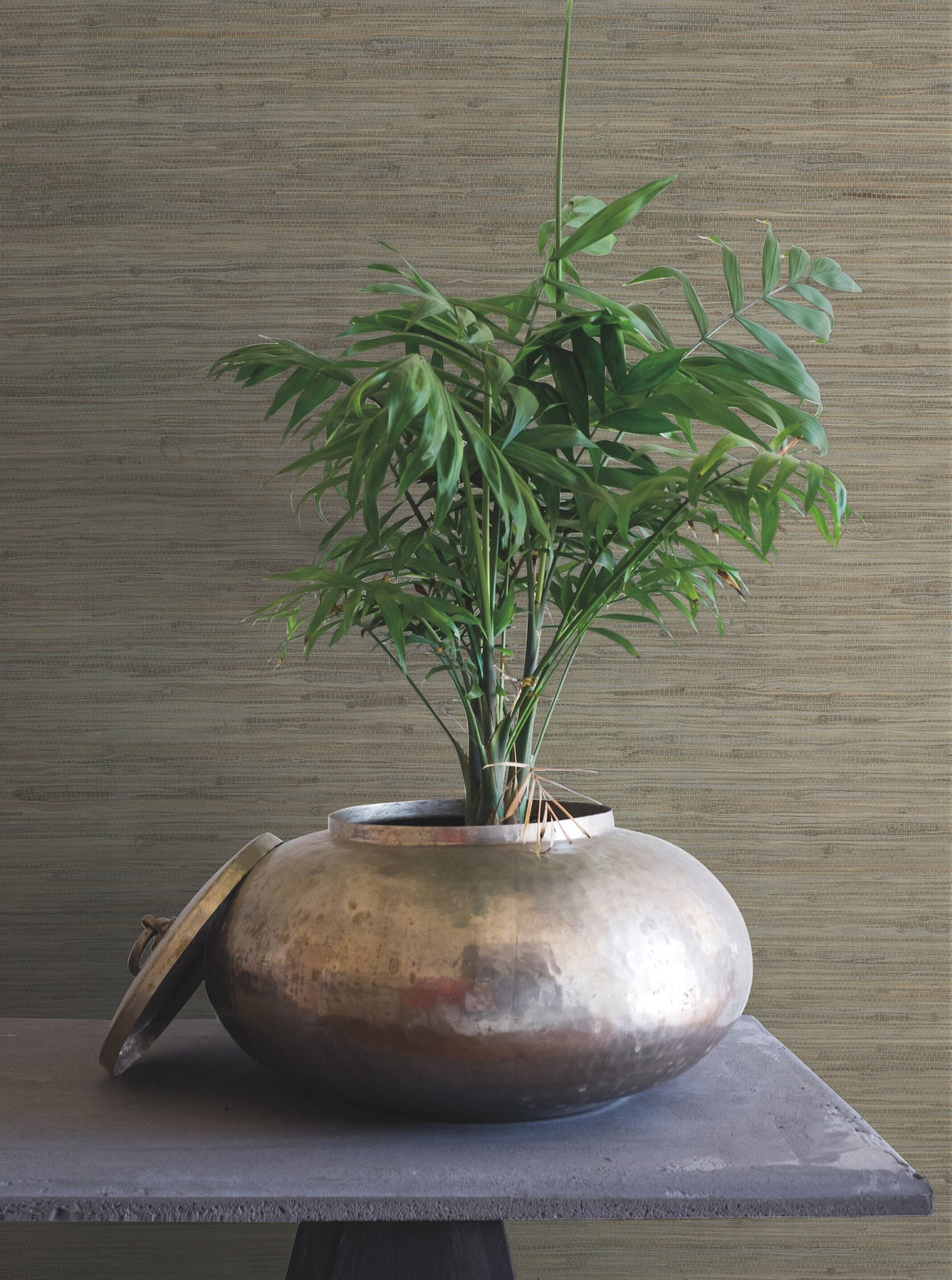 Threaded Jute Green Wallpaper with Woven Grasscloth Texture - York OG0519