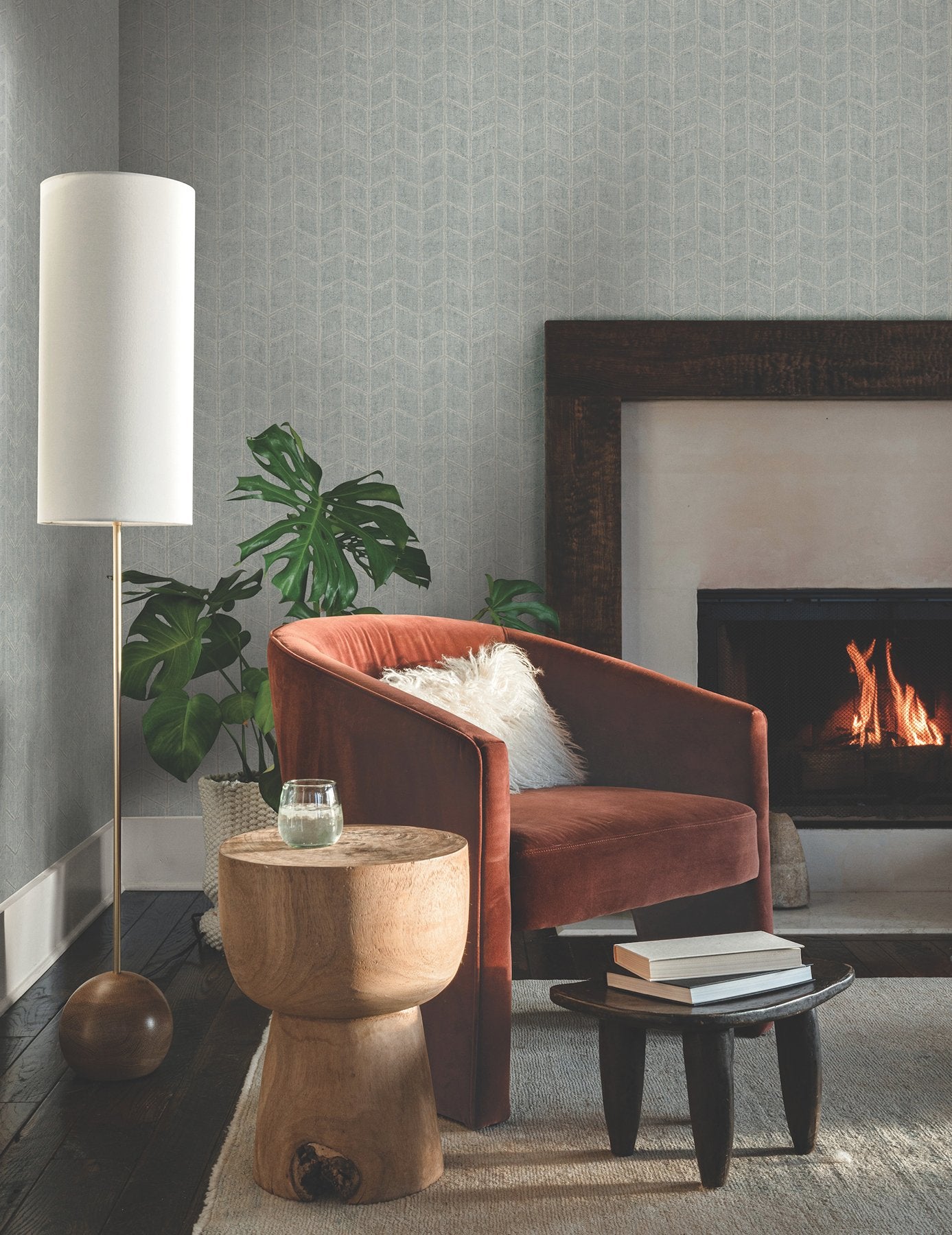 Flatiron Geometric Grey Sky Wallpaper with Metallic Chevron Herringbone Style - York OI0641