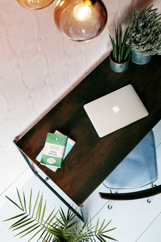 Early Victorian White Paintable Textured Vinyl Wallpaper