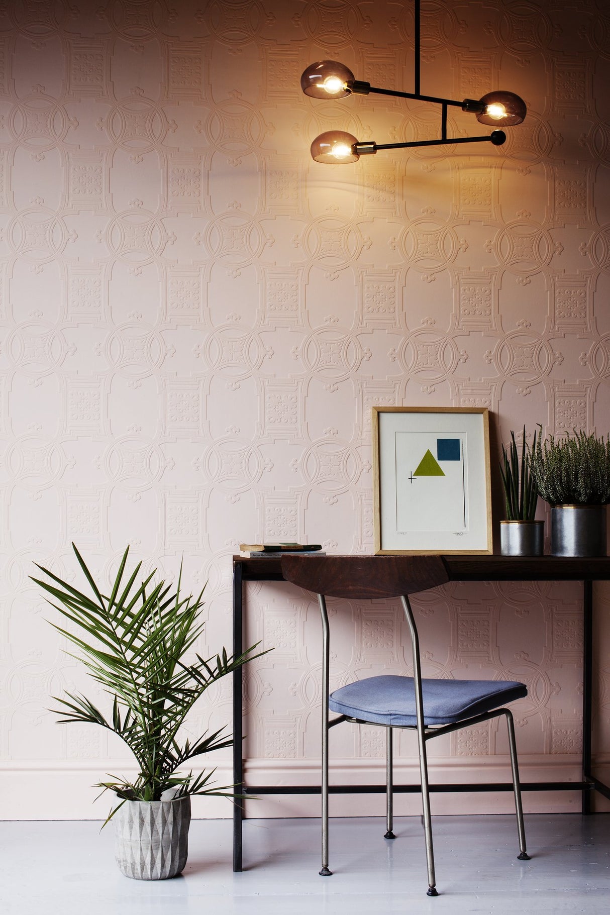 Early Victorian White Paintable Textured Vinyl Wallpaper