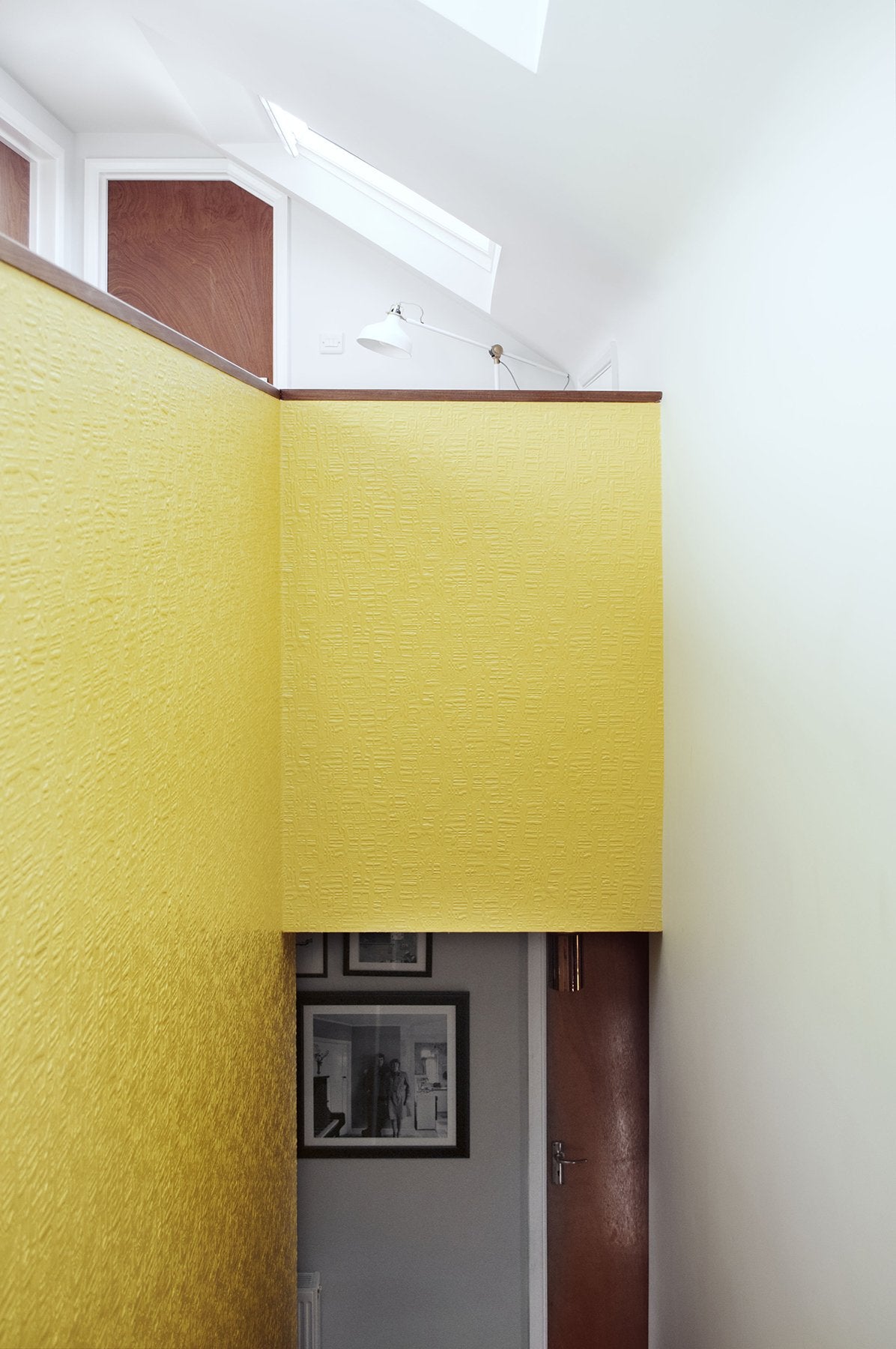 Edward White Paintable Supaglypta Wallpaper