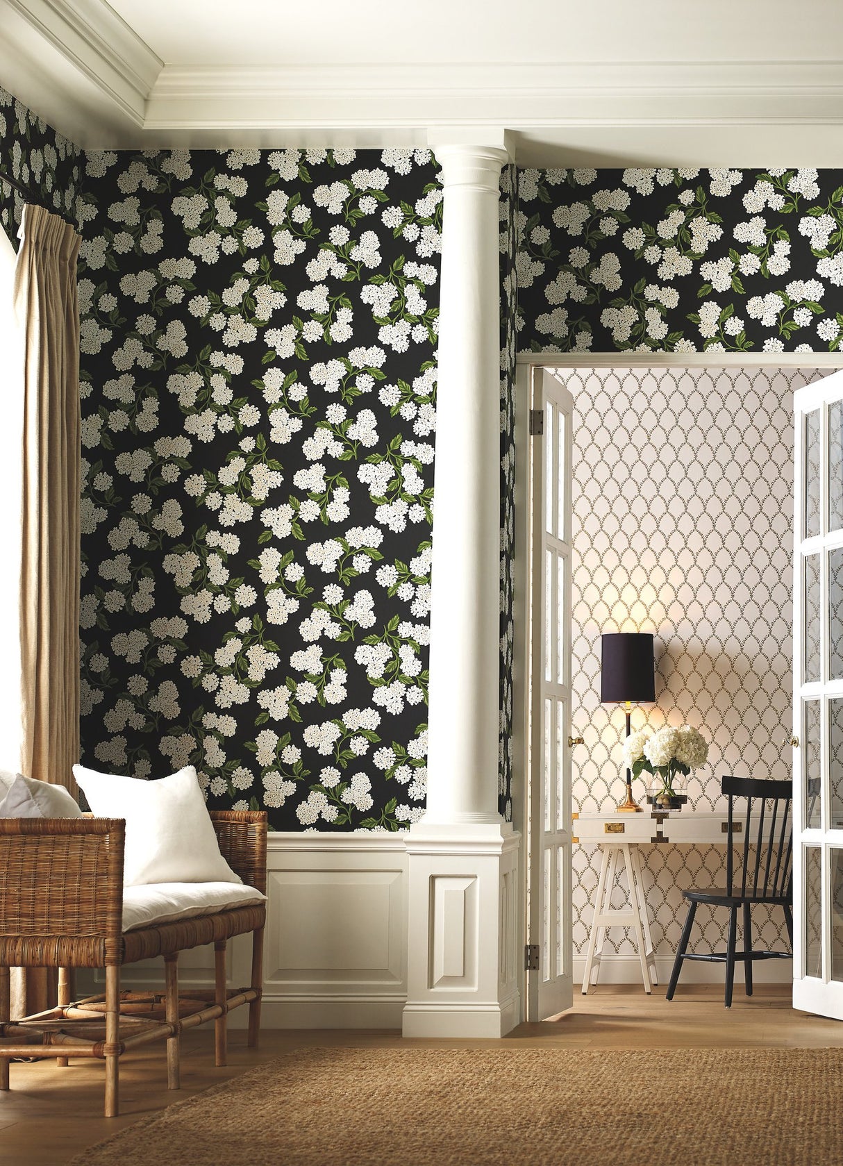 Hydrangea Black & White Wallpaper with Botanical Floral Pattern, Non Woven Drop Match - York RI5146