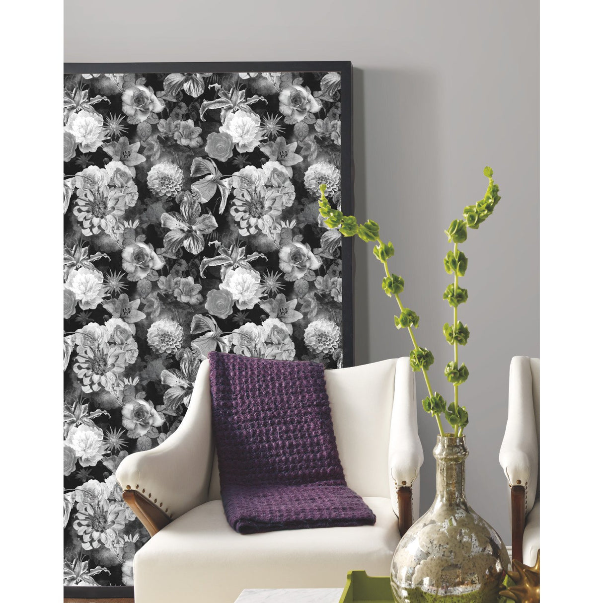 Vintage Floral Blooms Black Peel & Stick Wallpaper with Vintage Botanical Floral Pattern - York RMK11718RL