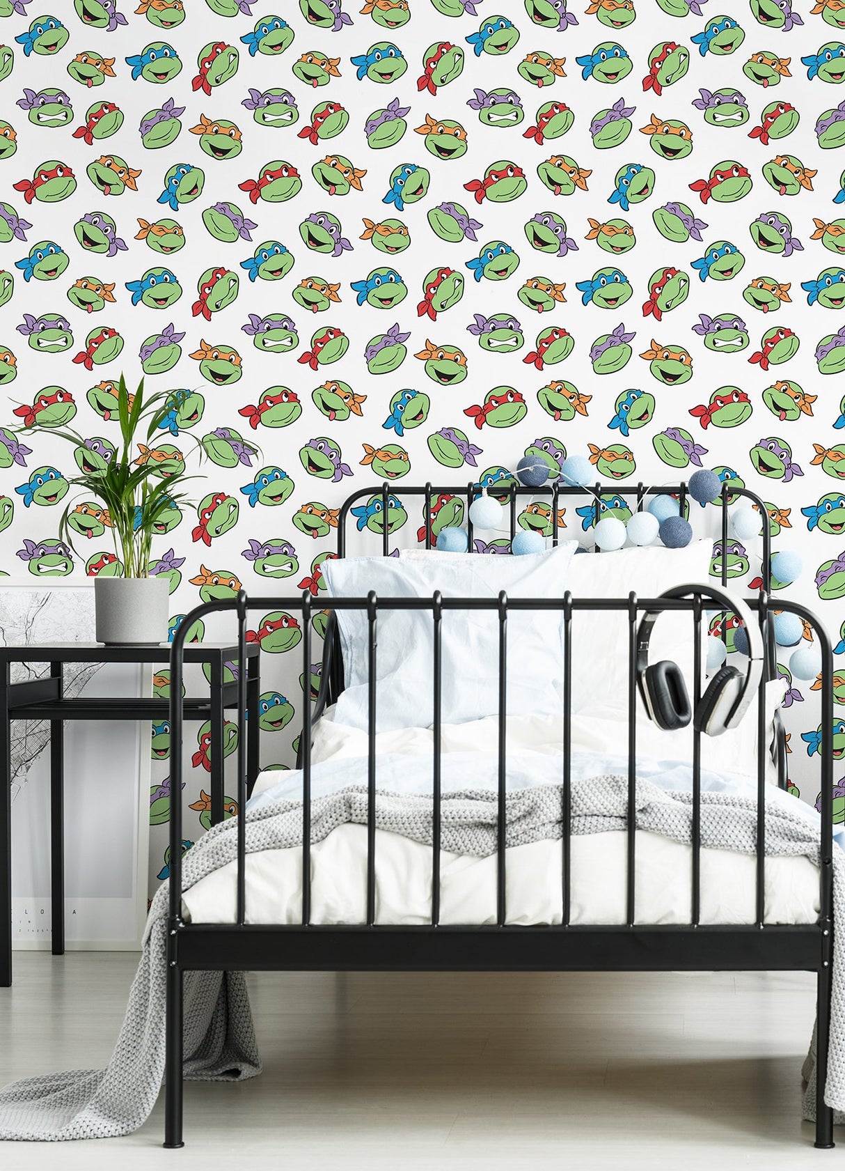 Teenage Mutant Ninja Turtles Character Faces White Peel & Stick Wallpaper with Kids Novelty Graphics - York RMK12727PLW
