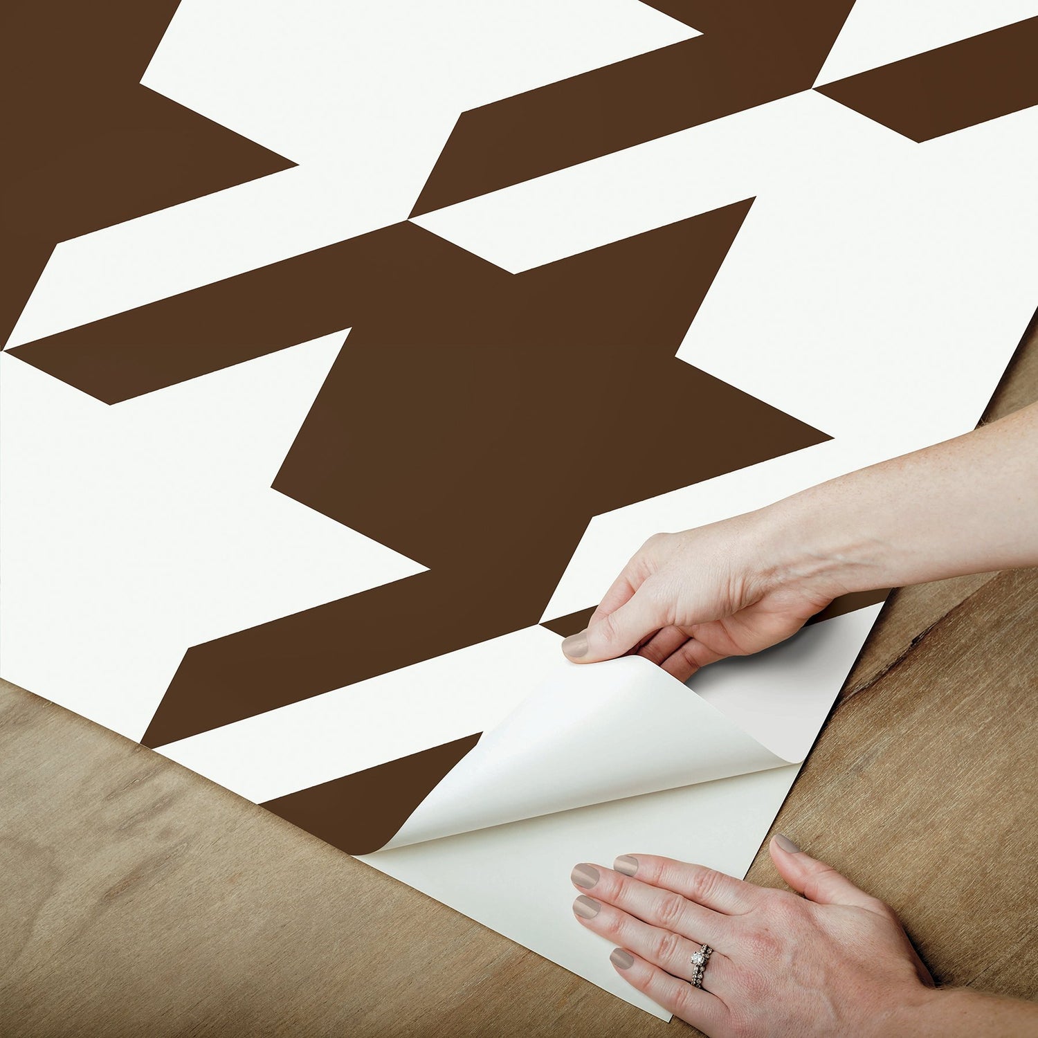 RuHoundstooth Brown Peel & Stick Wallpaper with Modern Geometric Houndstooth Pattern - RPS6148