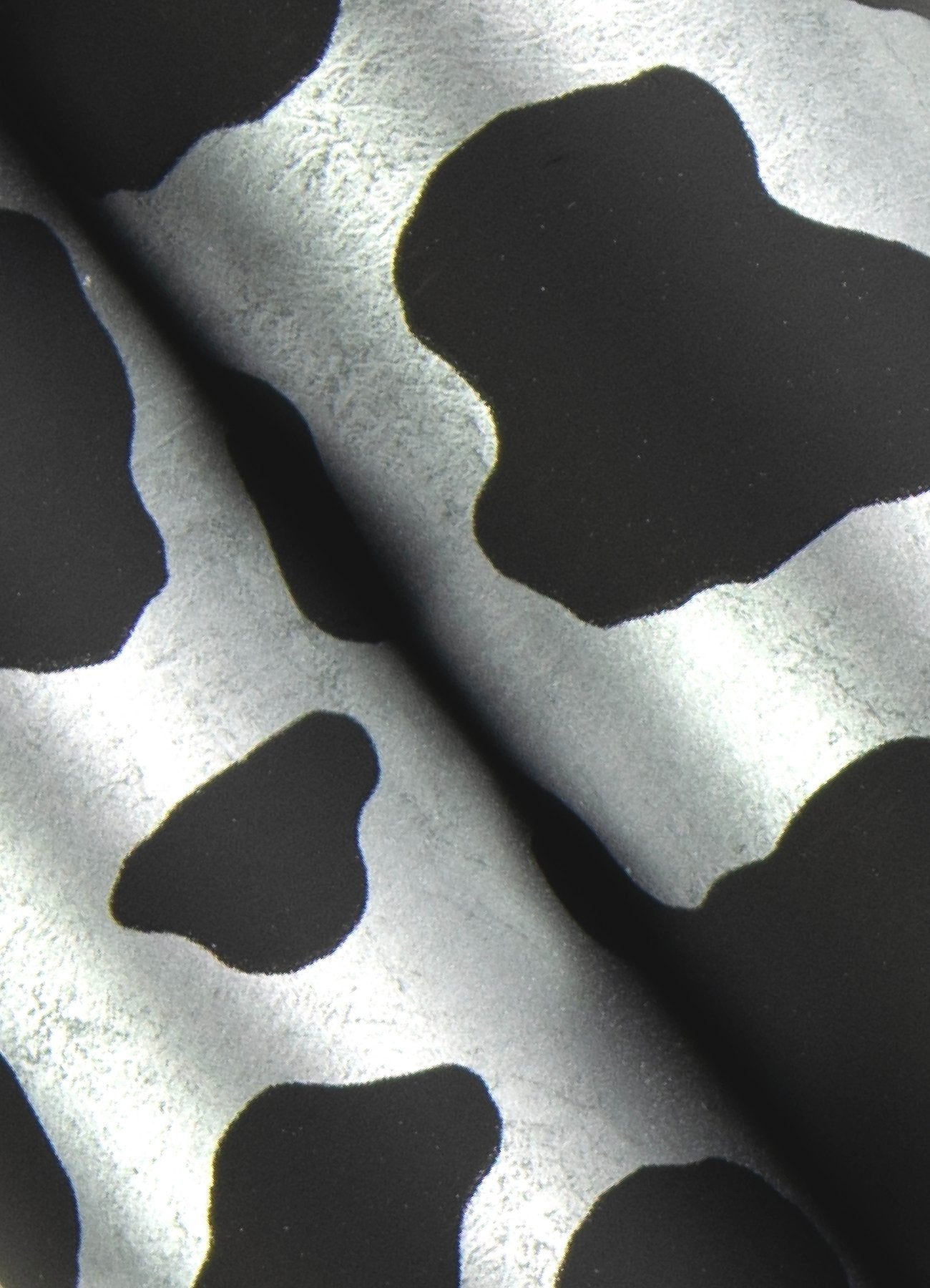 RuLeopard Black Peel & Stick Wallpaper with Modern Novelty Leopard Pattern - RPS6150