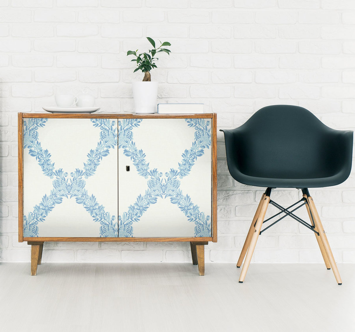 Wreath Sky Blue Peel & Stick Wallpaper with Butterfly Trellis - NuWallpaper SCS6049