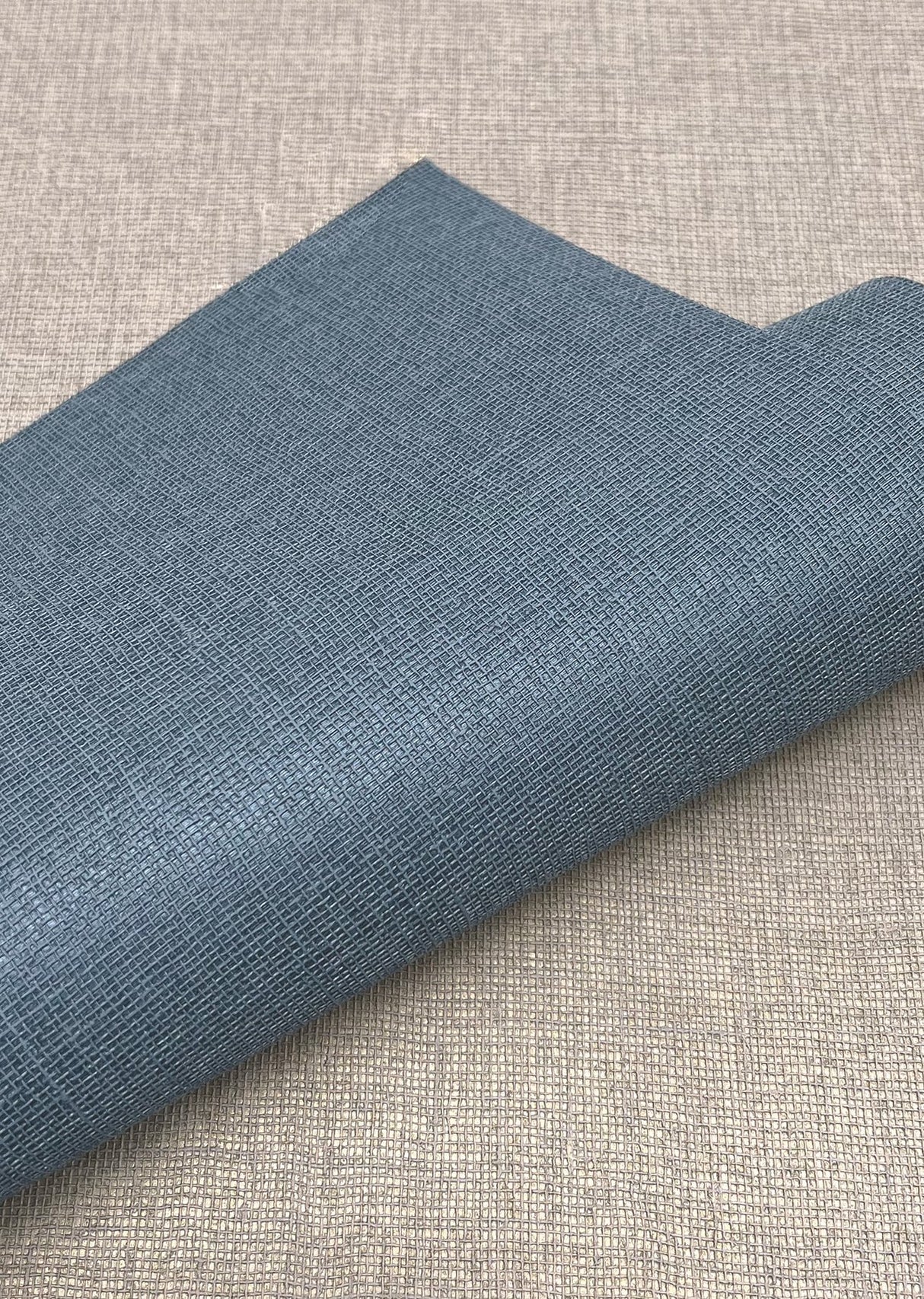 Su Tela Taupe Textured Wallpaper with Modern Woven Fabric Look - York SI20869