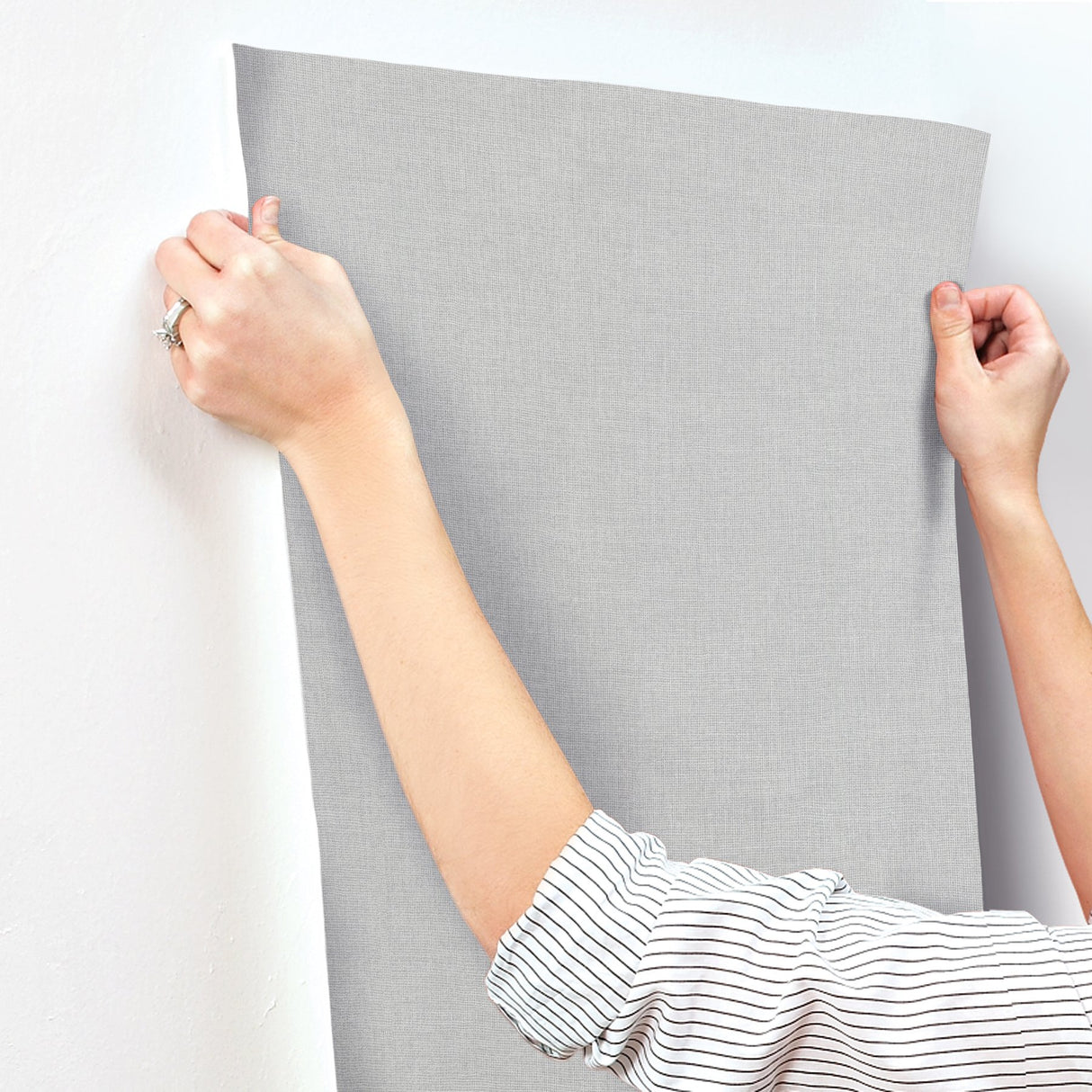 Su Tela Fog Textured Vinyl on Non Woven Wallpaper - York SI24953