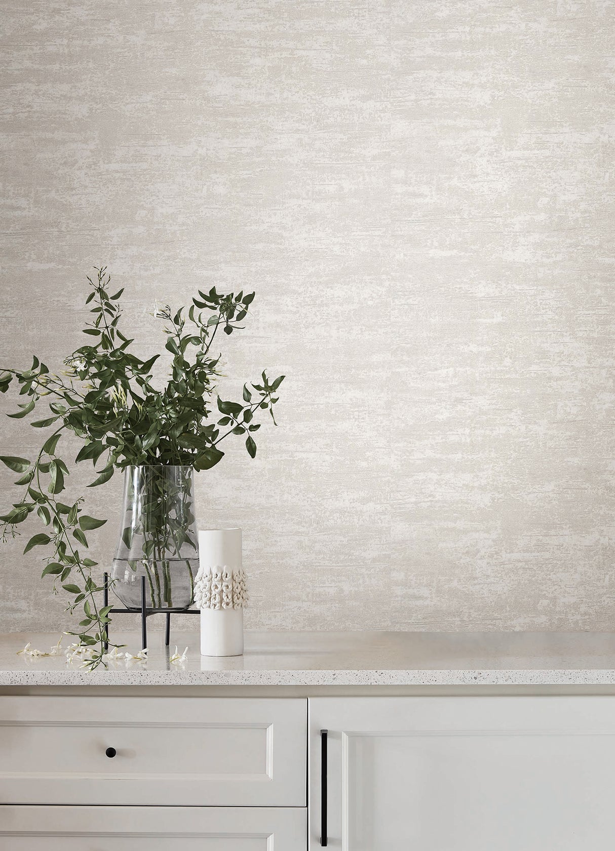 Weathered Stucco Pearl by York Wallcoverings Textured Vinyl Wallpaper – York Wallcoverings SI25755
