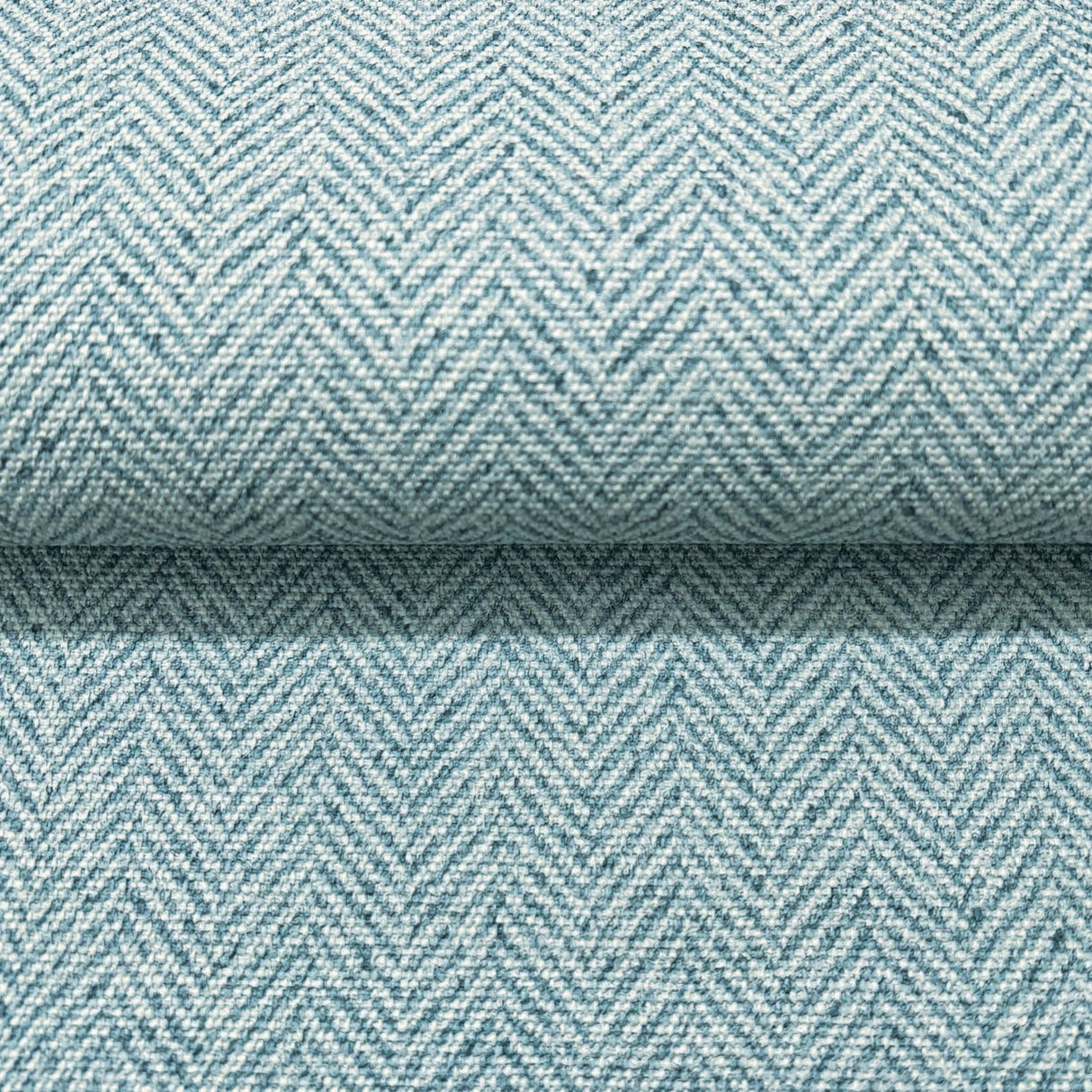 Tailored Chevron Sky Blue by York Wallcoverings Vinyl on Non Woven Wallpaper – York Wallcoverings SI26135