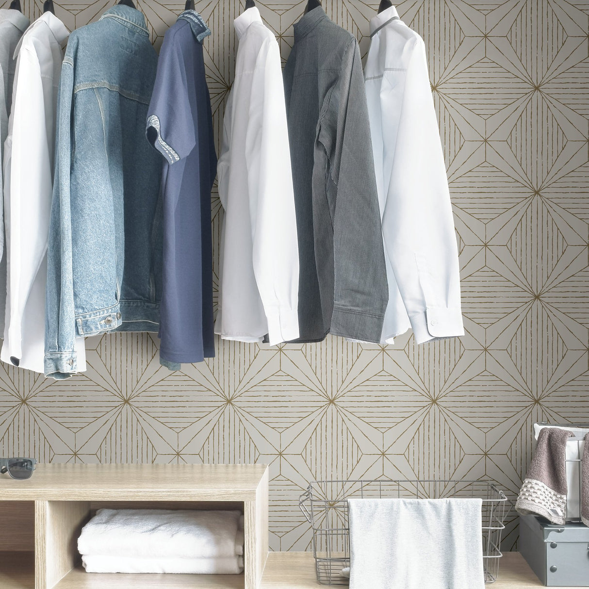 Aurum Gold Geometric Self Adhesive Wallpaper with Metallic Modern Graphic Pattern - NuWallpaper SLS3520